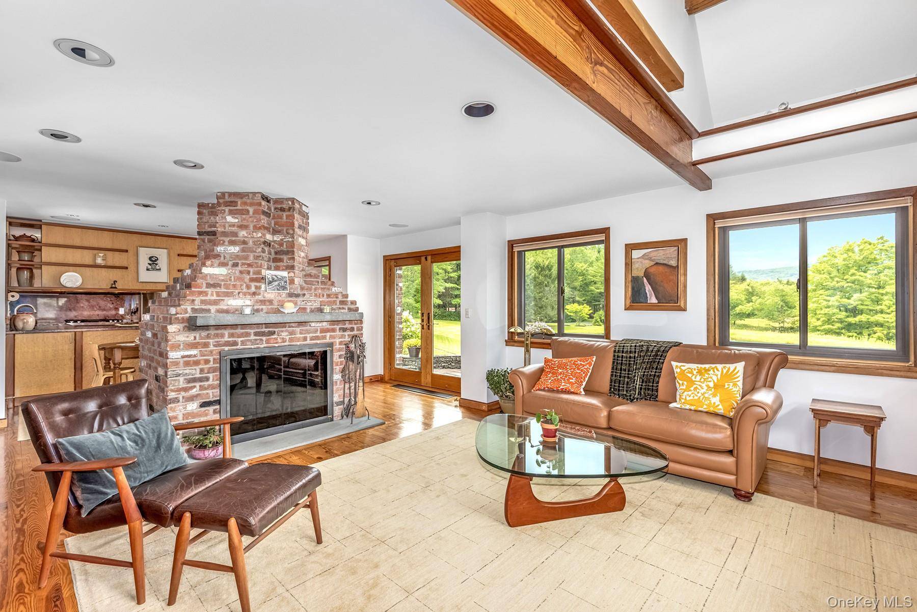 262 Macdaniel RD, Bearsville, NY 12409