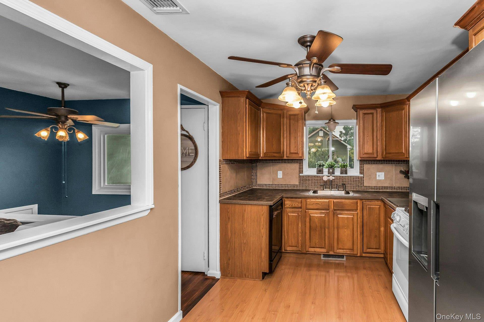 102 Willett AVE, Sayville, NY 11782