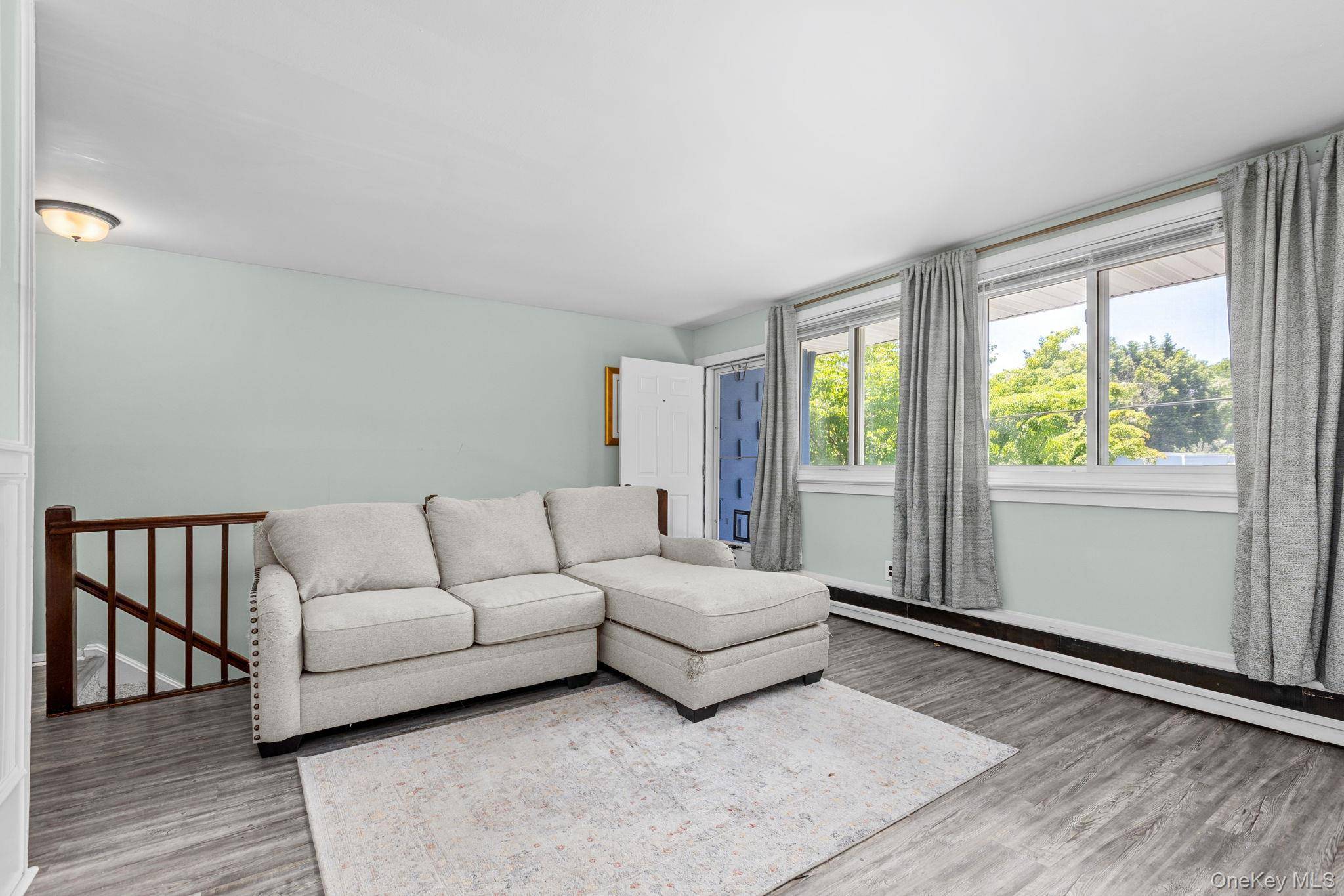 1 Wyndover Woods LN #10, White Plains, NY 10603