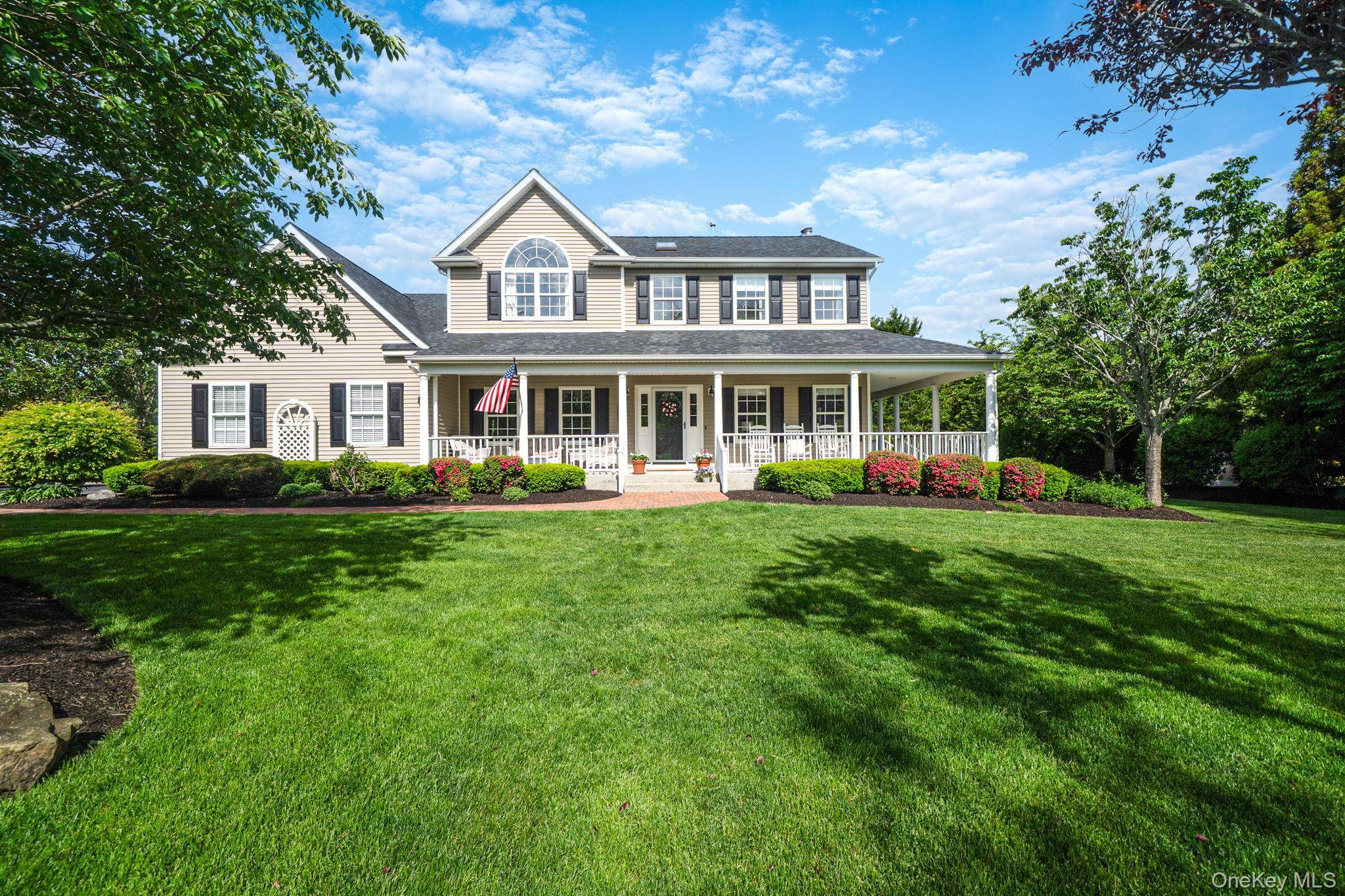 19 Sweetgum LN, Miller Place, NY 11764
