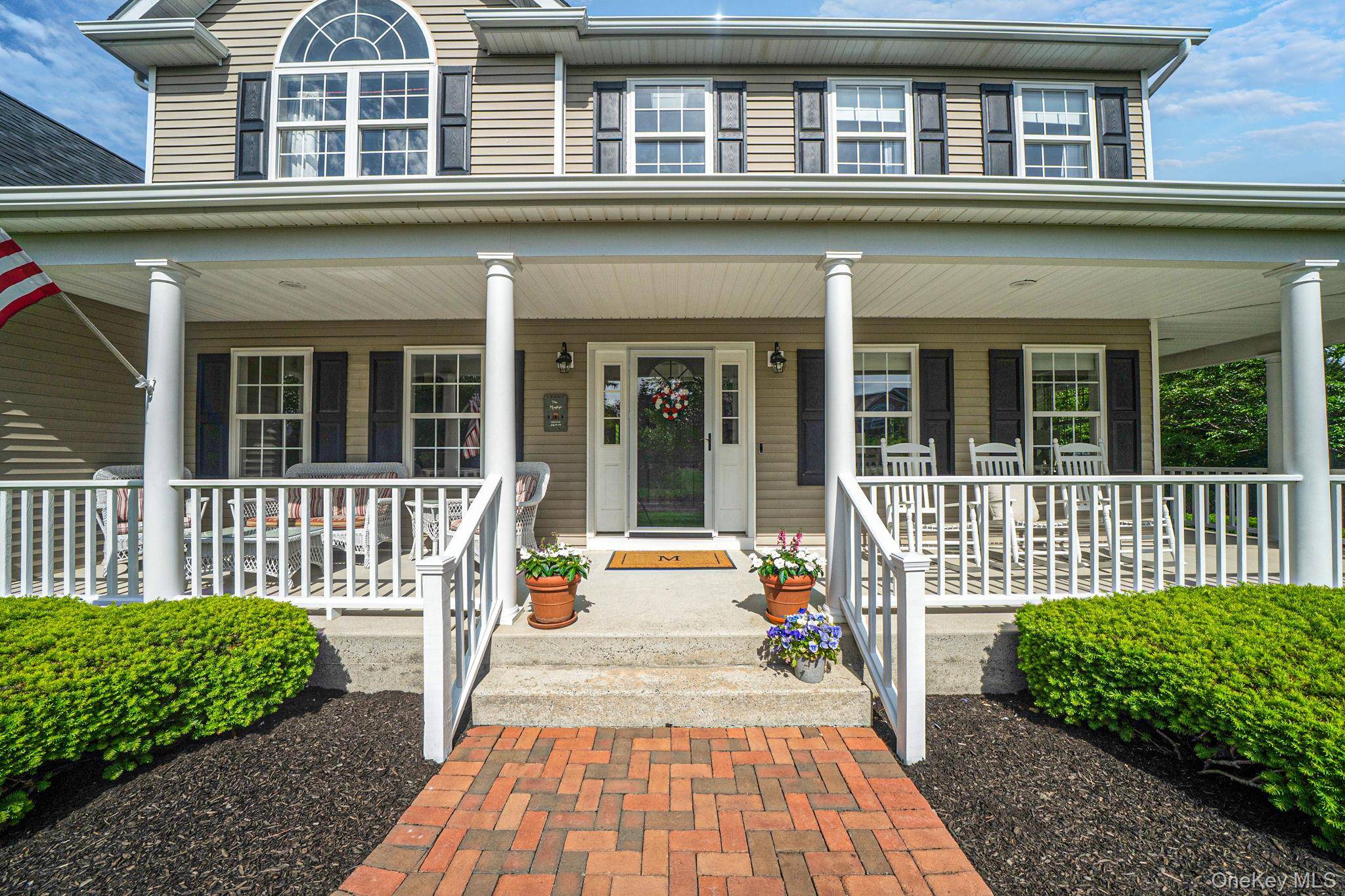 19 Sweetgum LN, Miller Place, NY 11764