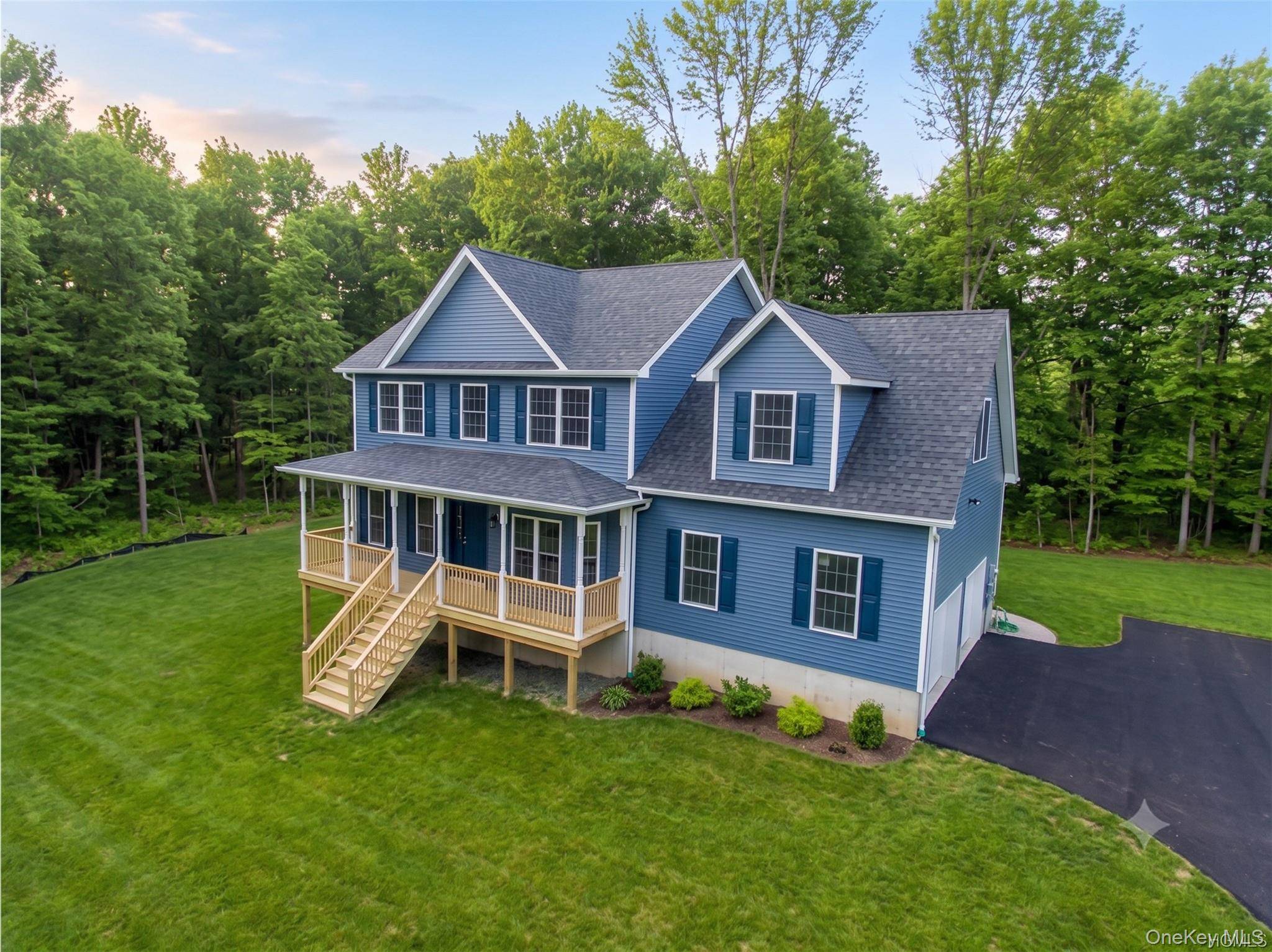 5 Harrier Ridge DR, Wallkill, NY 12589