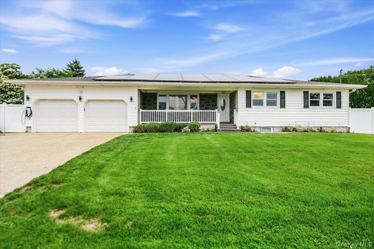 920 9th ST, West Babylon, NY 11704