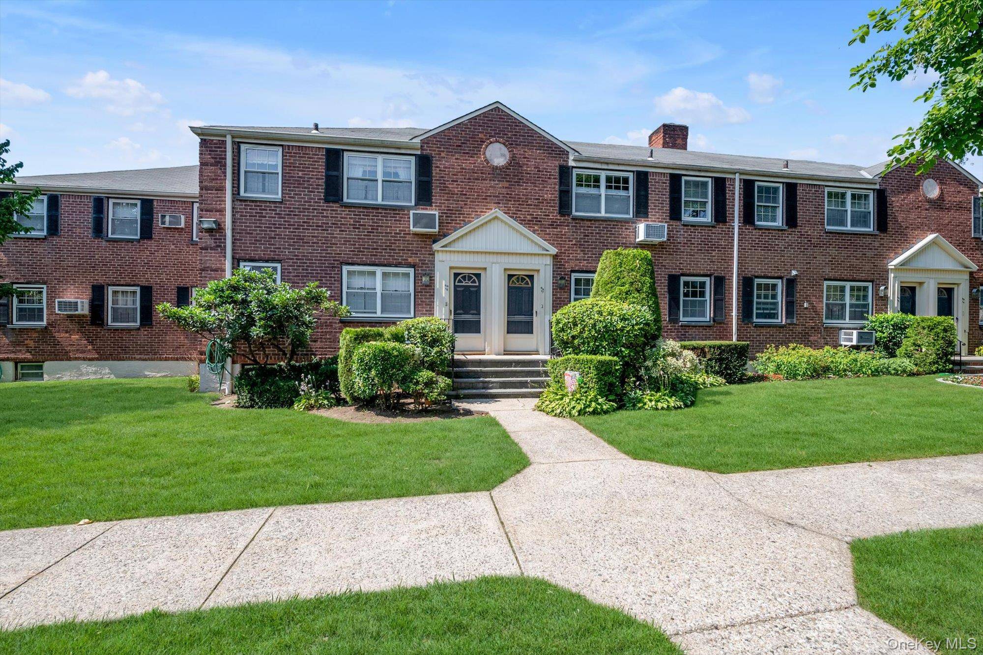 69-17 215 ST #A, Bayside, NY 11364