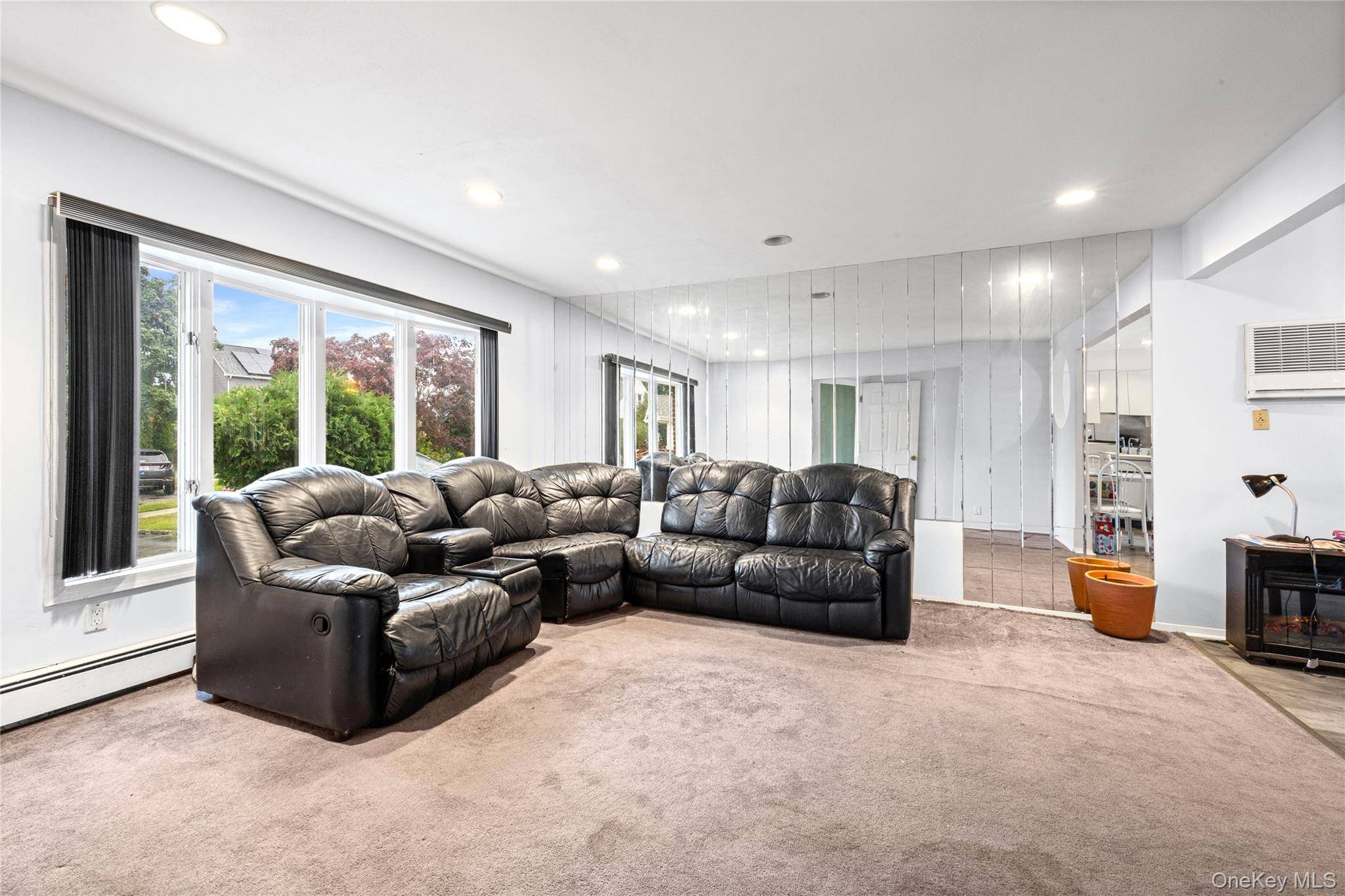 2728 Concord DR, East Meadow, NY 11554