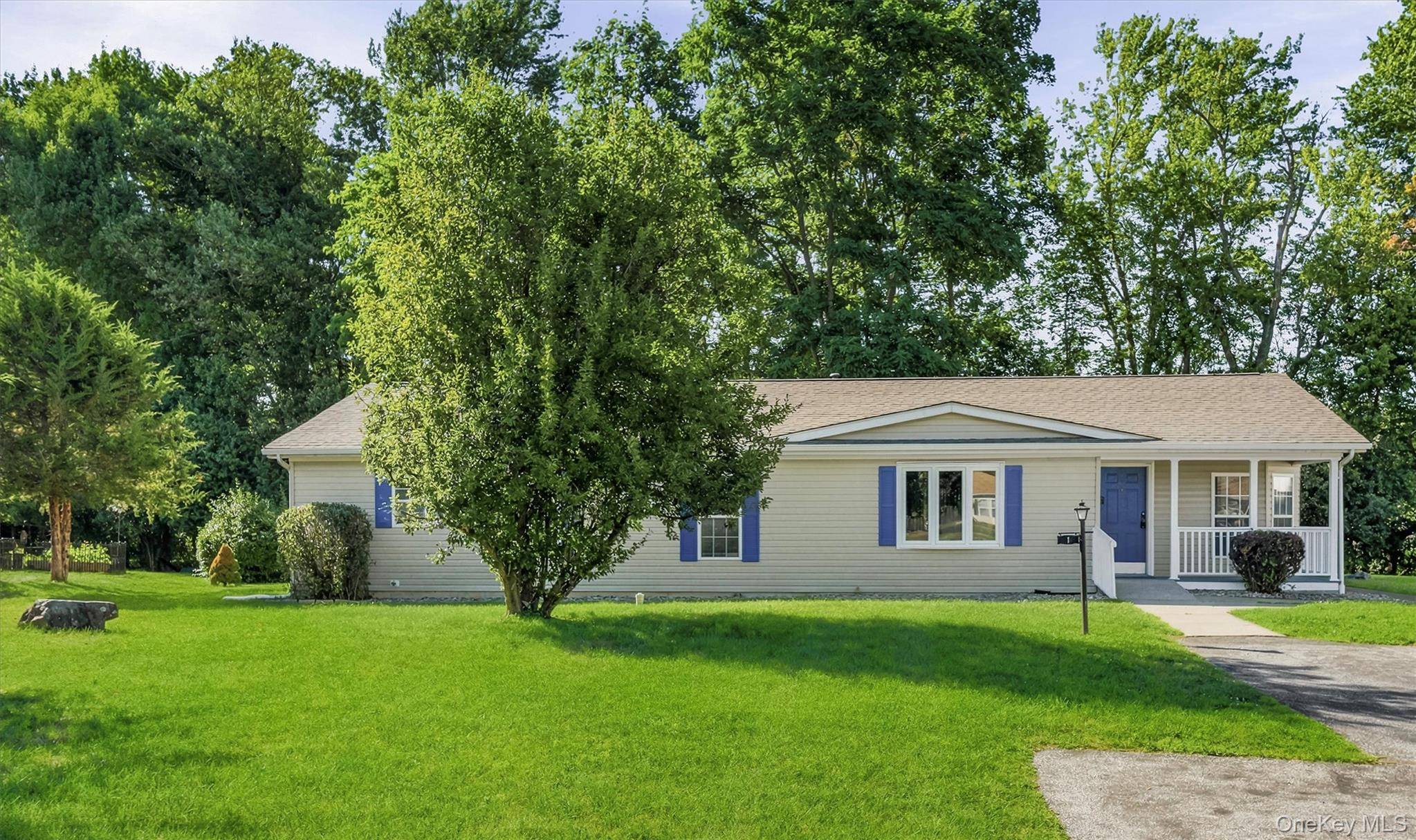 1 Palm CIR, Poughkeepsie, NY 12603