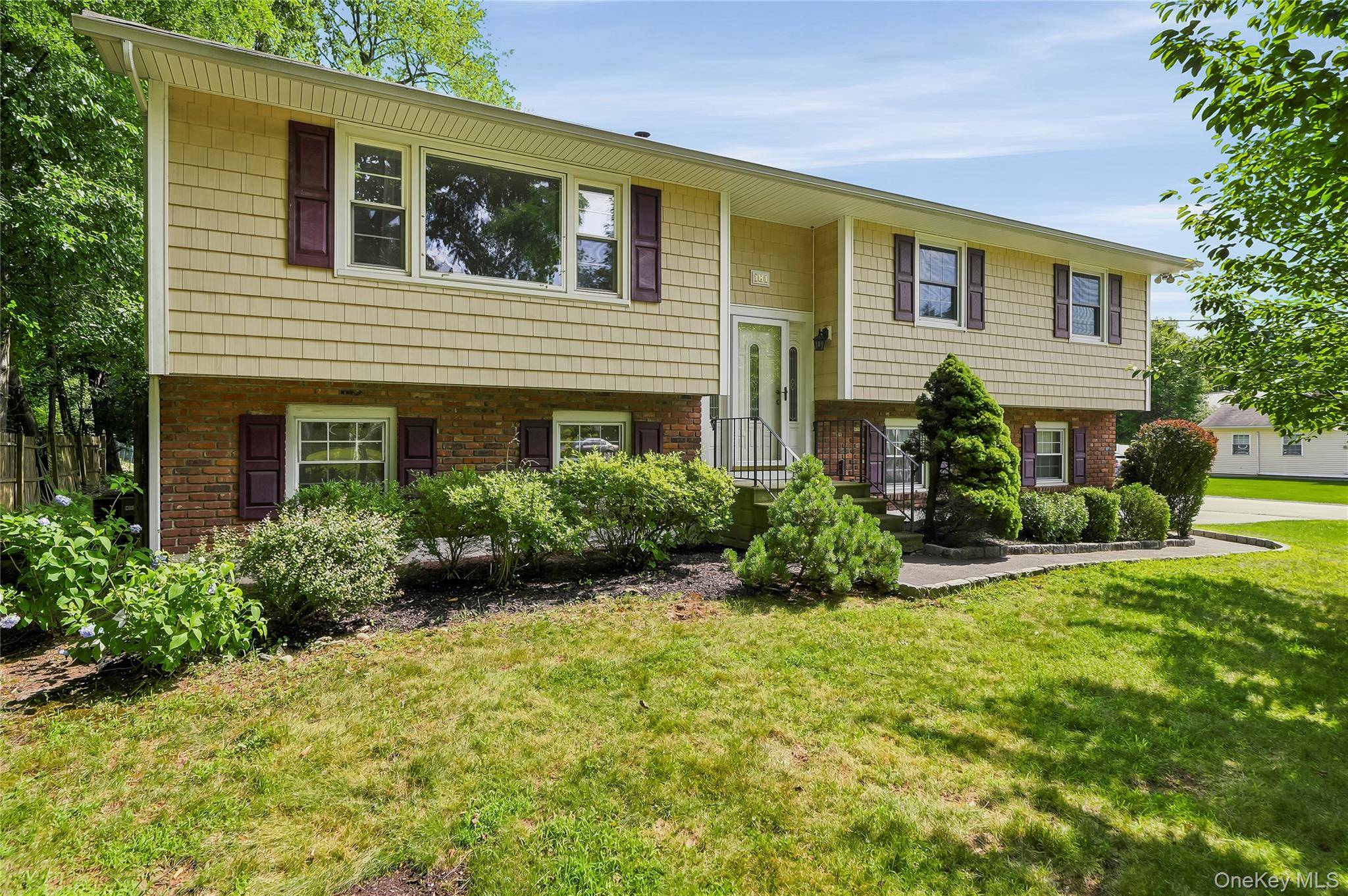 181 Montross RD, Yorktown Heights, NY 10598