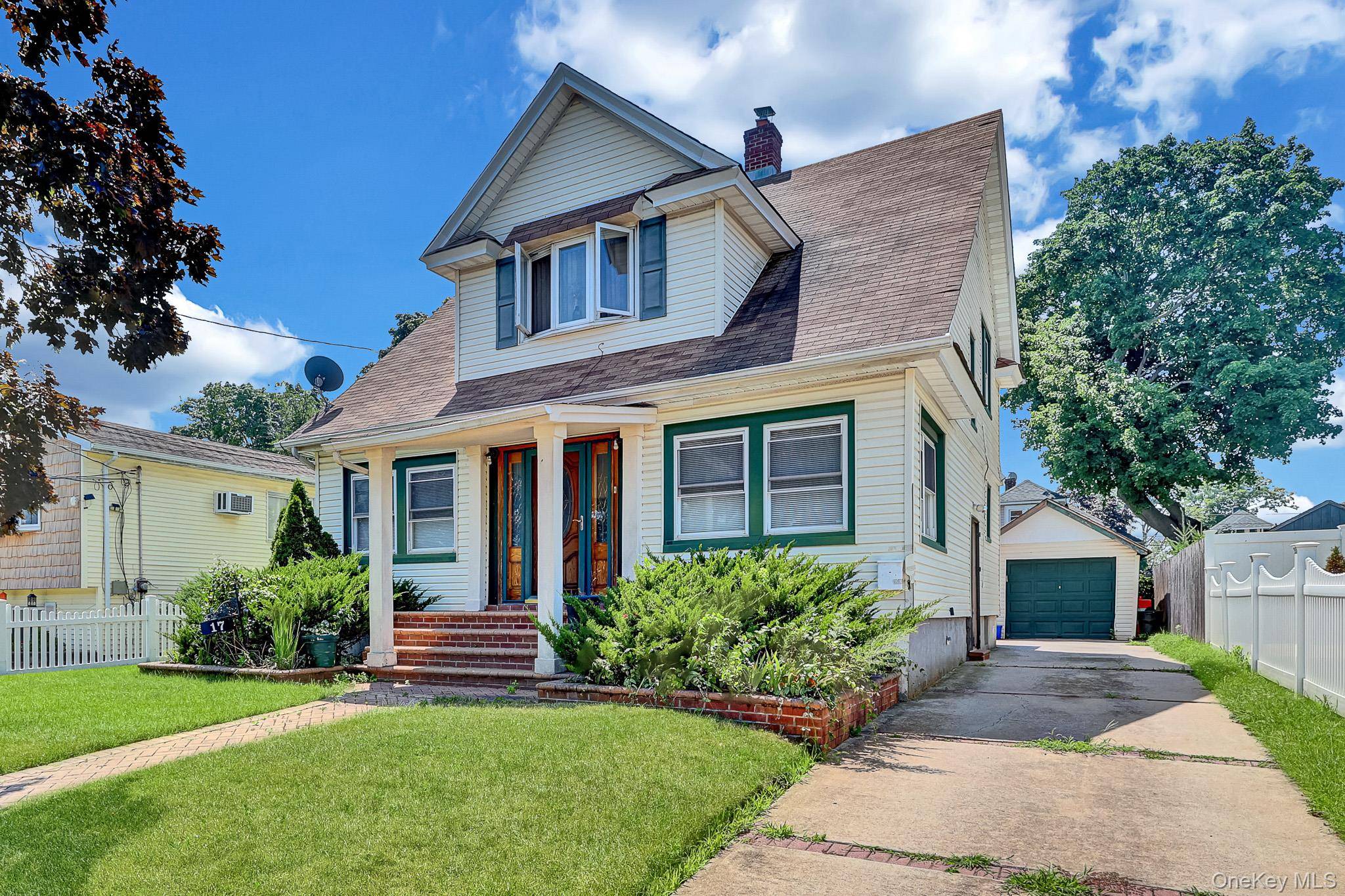 17 Shonnard AVE, Freeport, NY 11520