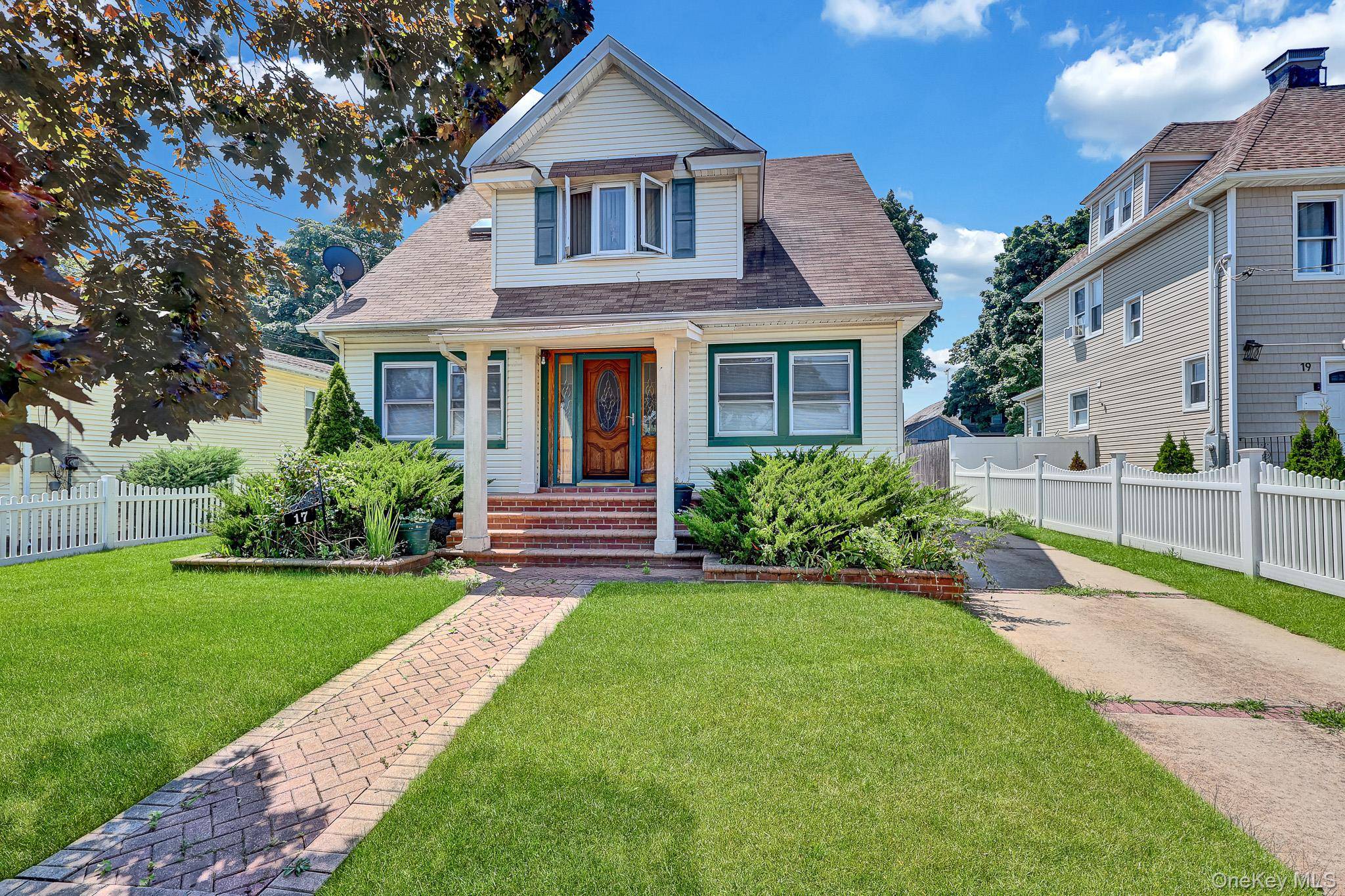 17 Shonnard AVE, Freeport, NY 11520