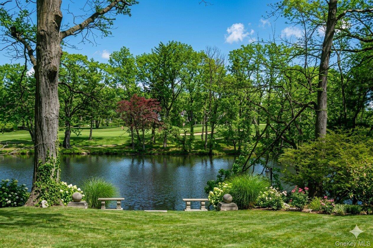 25 Lake RD, Lake Success, NY 11020