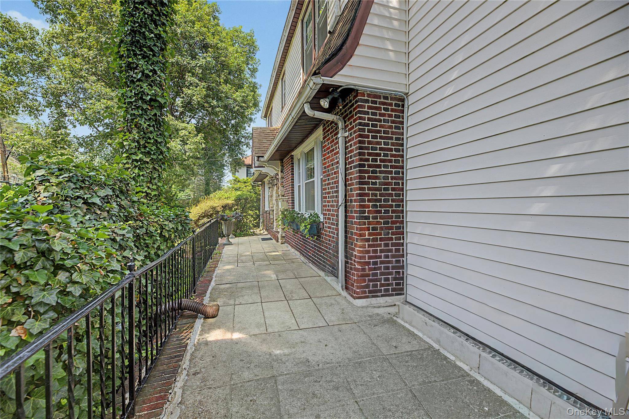 75 Sycamore AVE, Mount Vernon, NY 10553