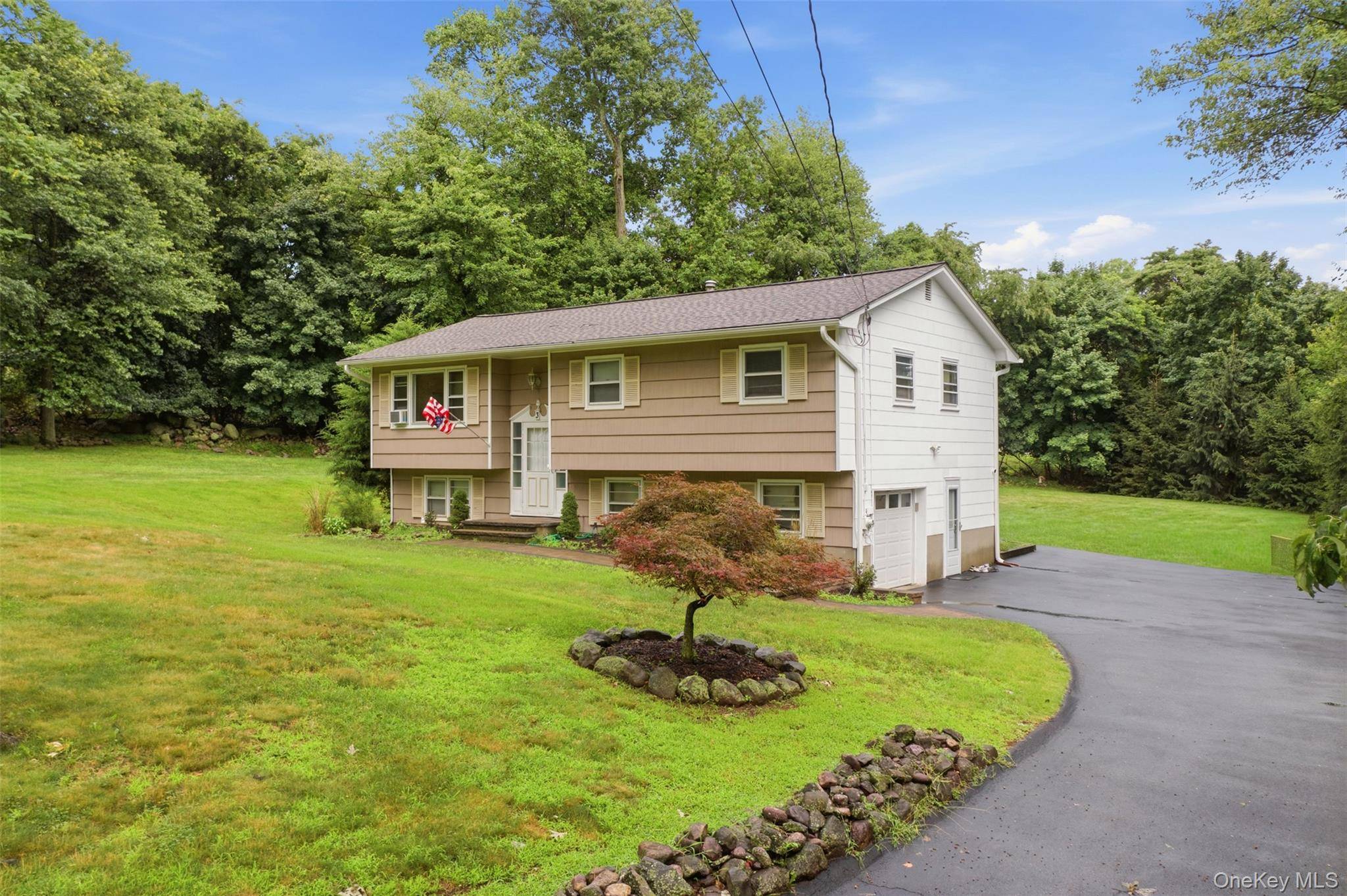 3 Larch CT, Suffern, NY 10901