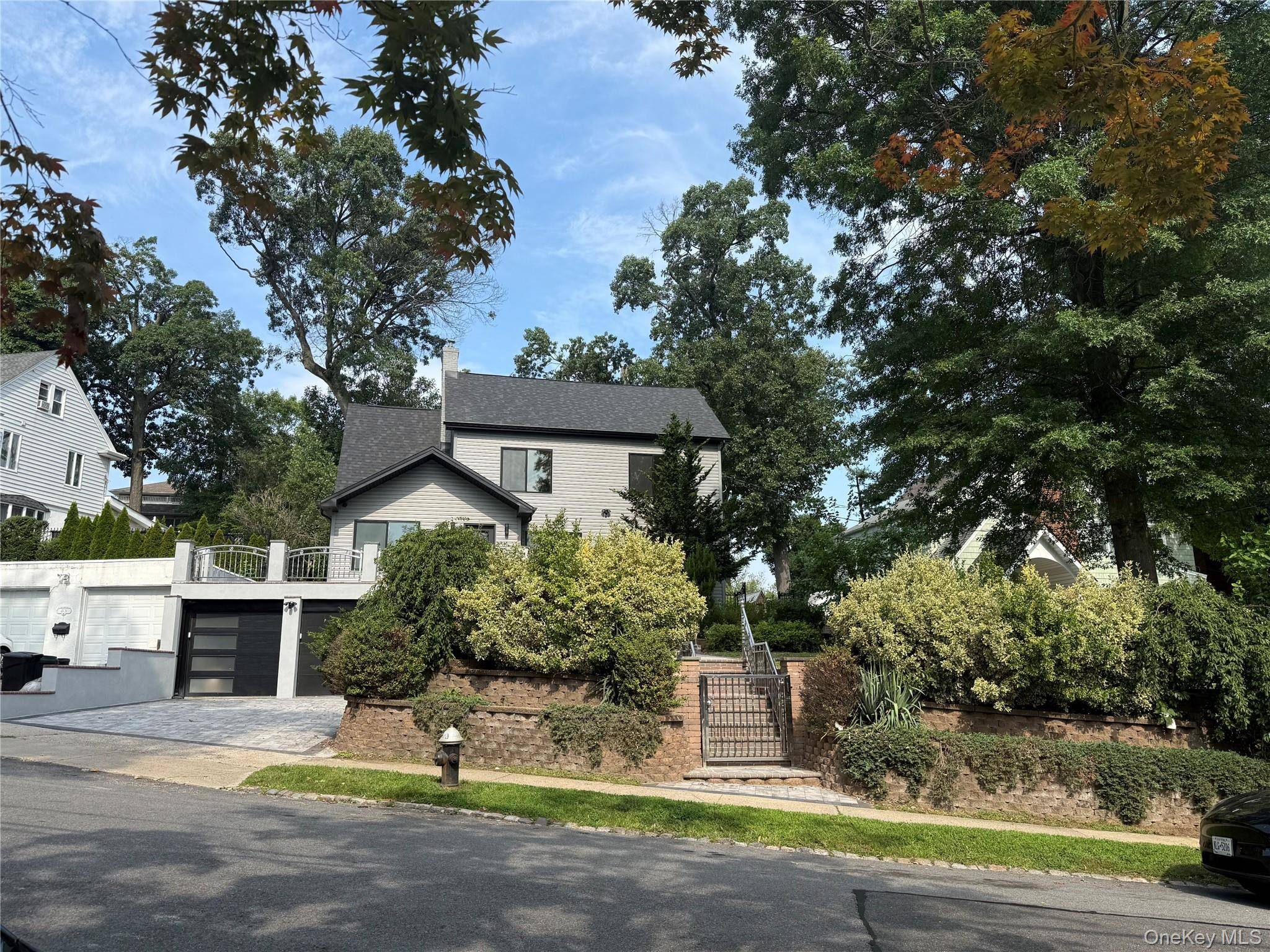 49-32 Annadale LN, Little Neck, NY 11362