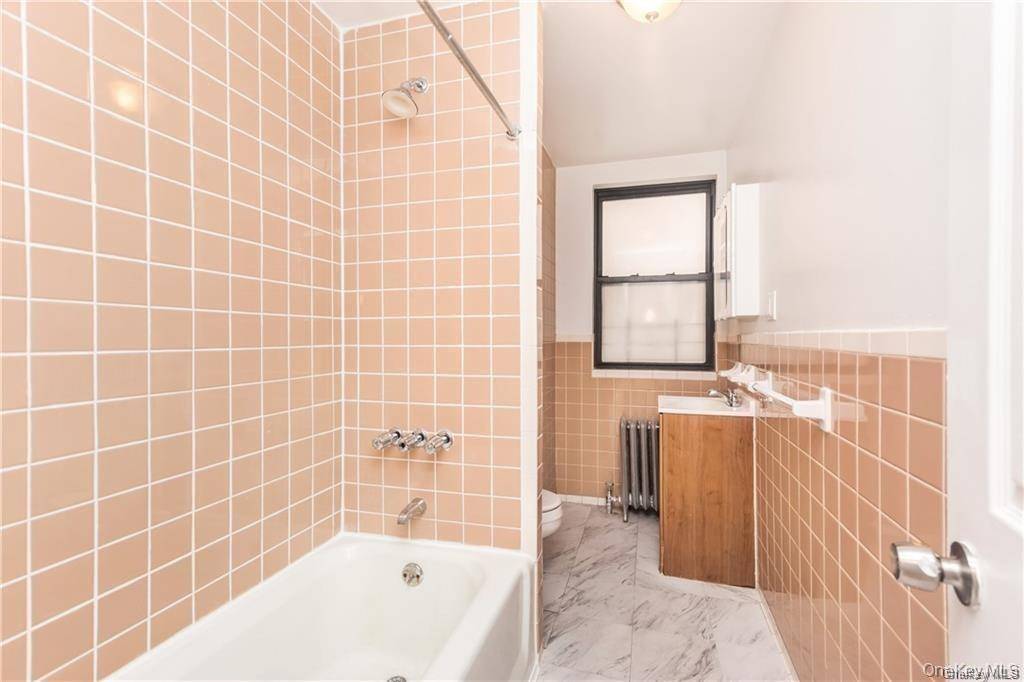 204 W 260th ST, Bronx, NY 10471