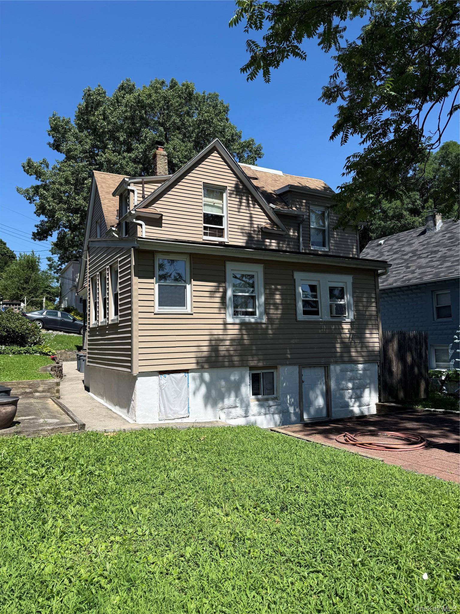 394 Upland AVE, Yonkers, NY 10703