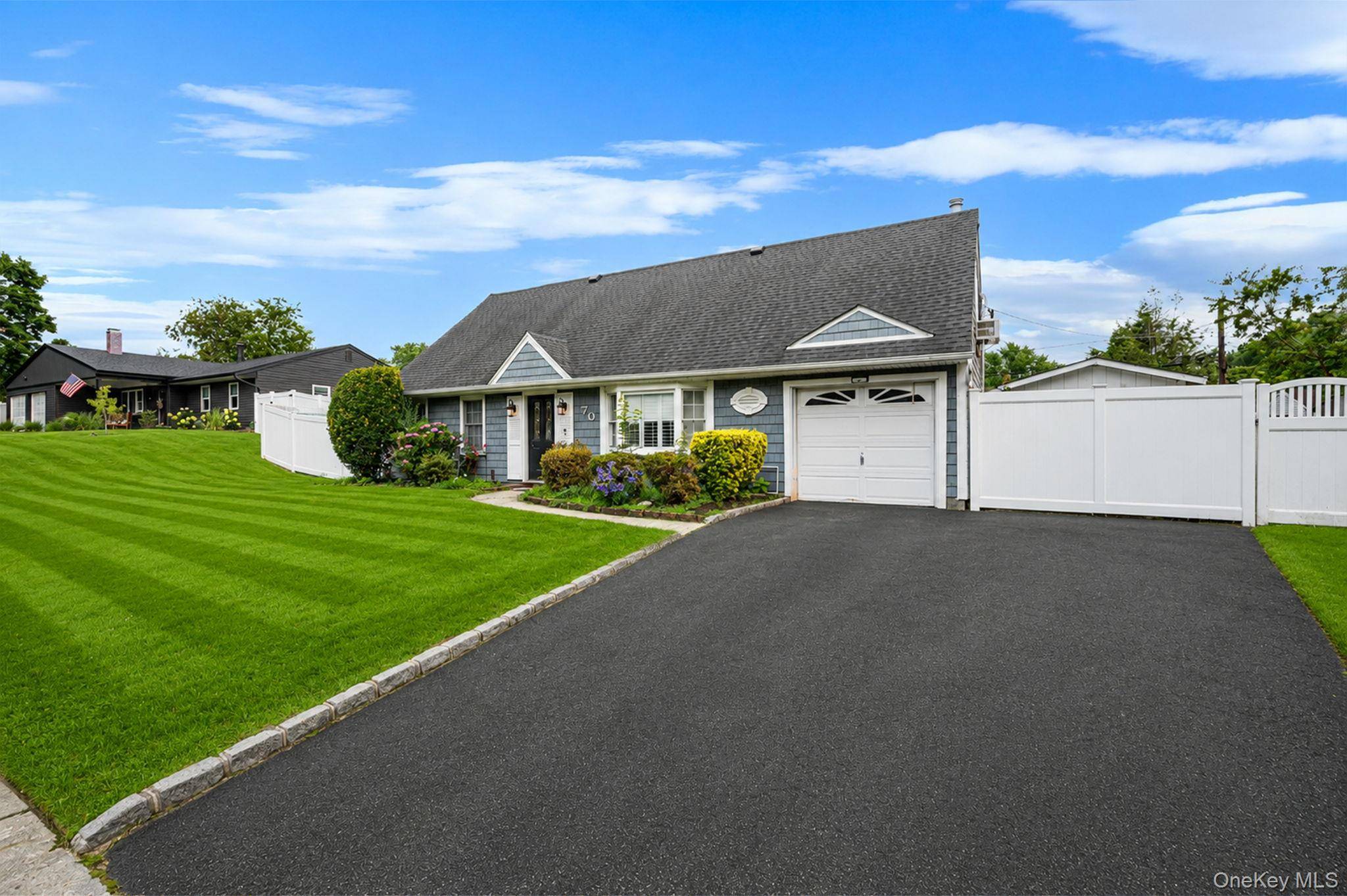 70 Clymer ST, Port Jefferson Station, NY 11776