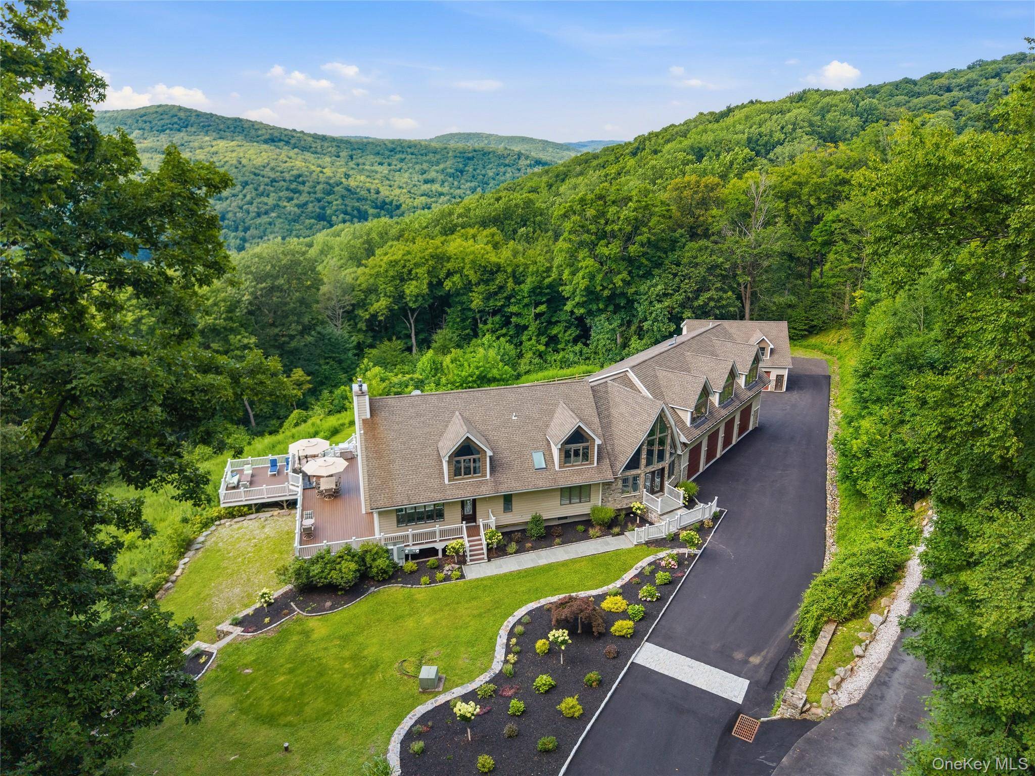 39 Julia CT, Mahopac, NY 10541