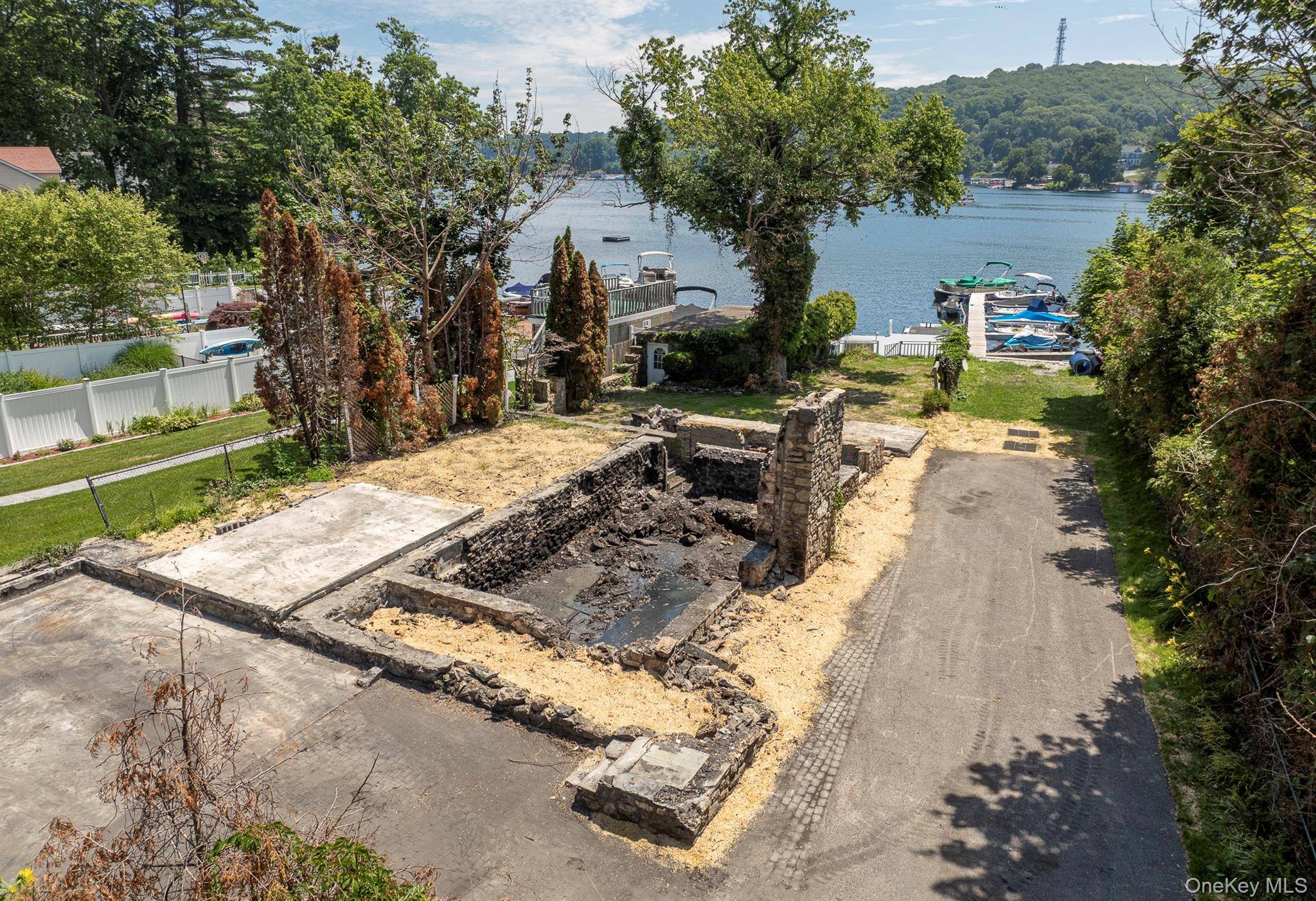 68 W Lake BLVD, Mahopac, NY 10541