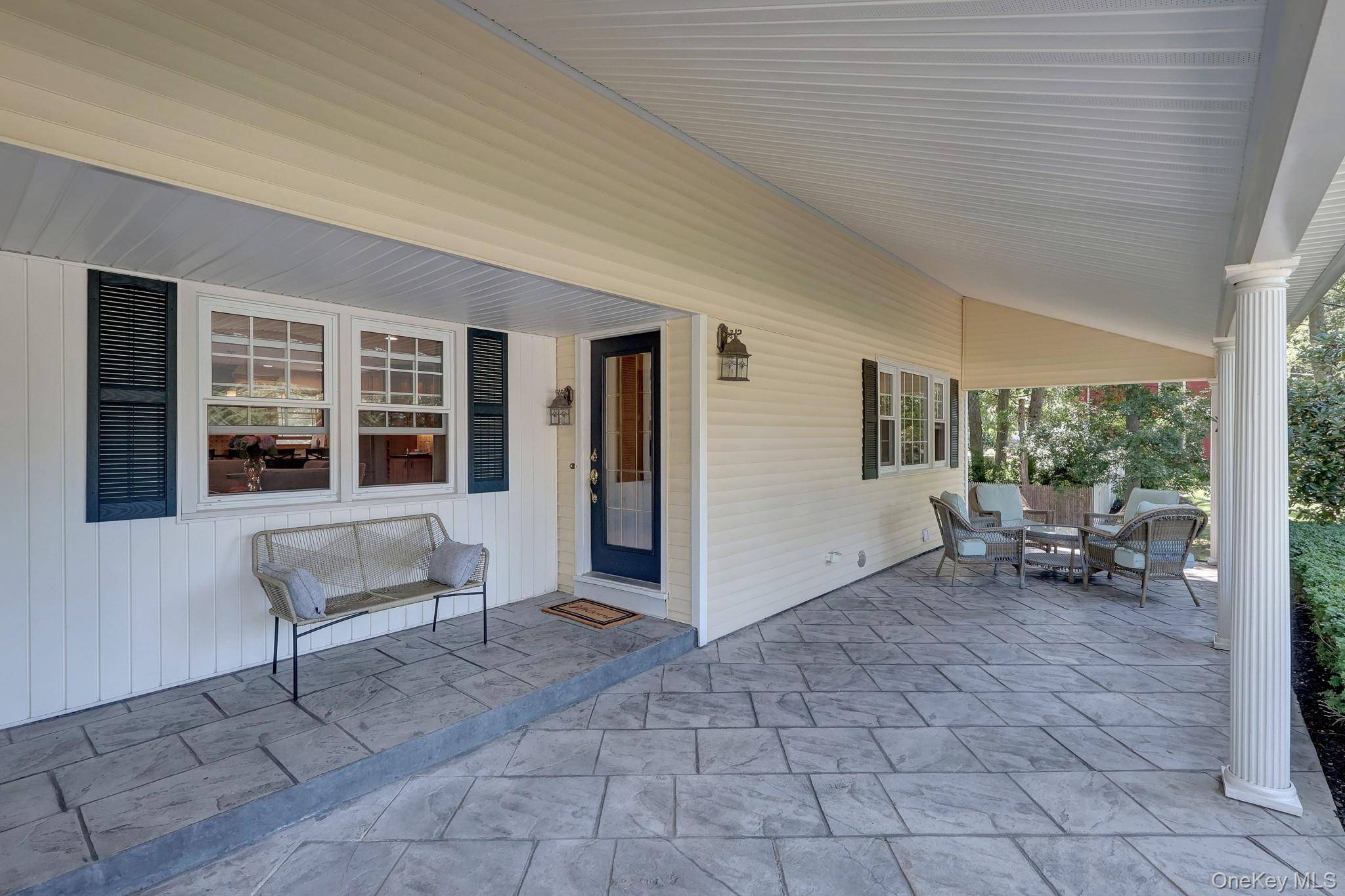 24 Fox RD, East Setauket, NY 11733