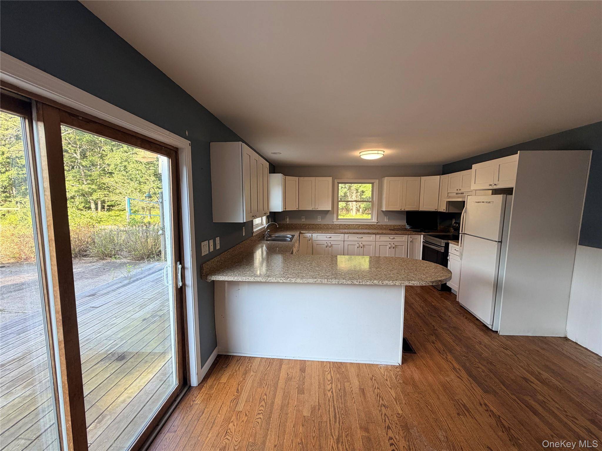 484 N Magee ST, Southampton, NY 11968