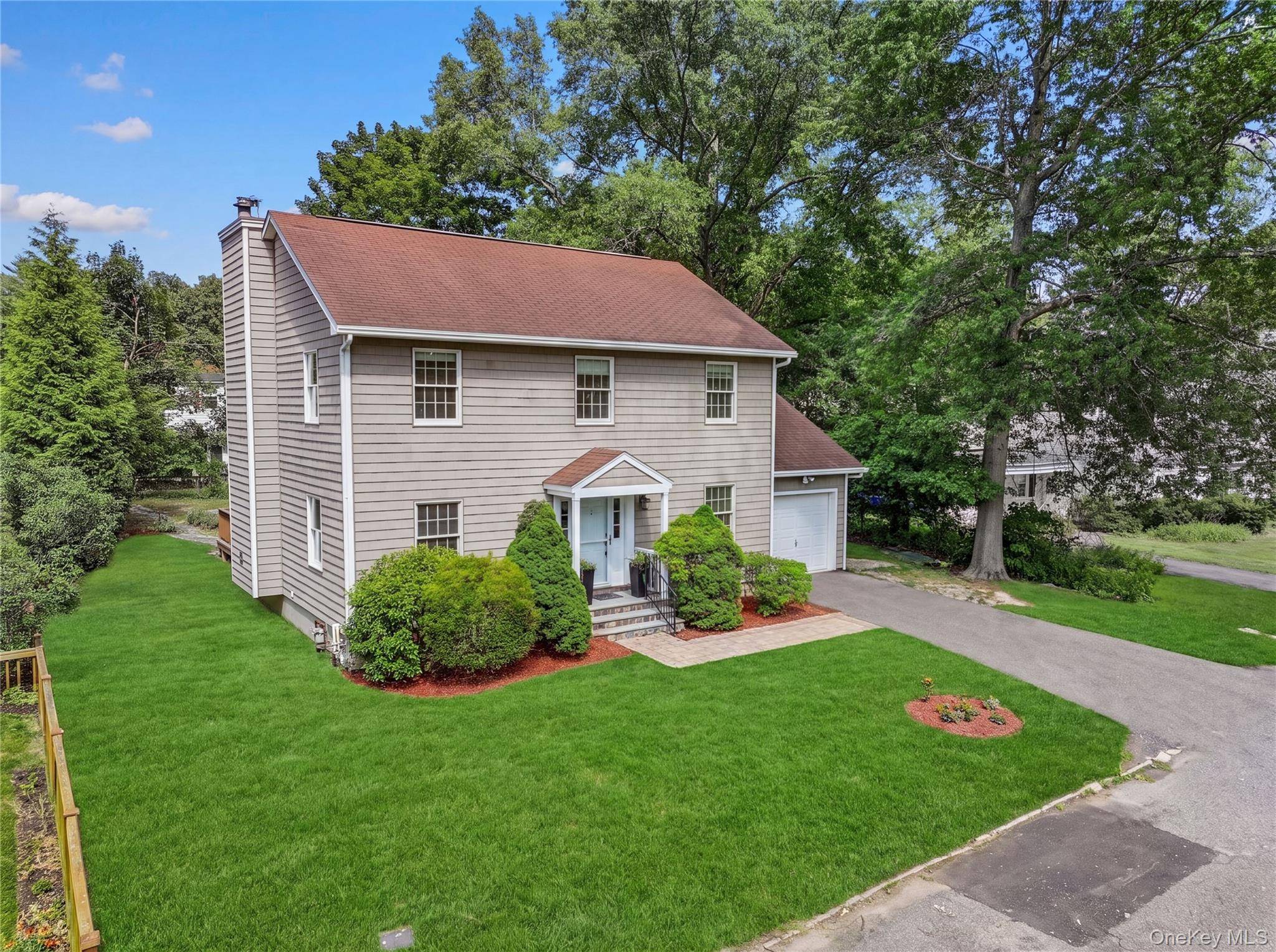 105 Huntley DR, Ardsley, NY 10502