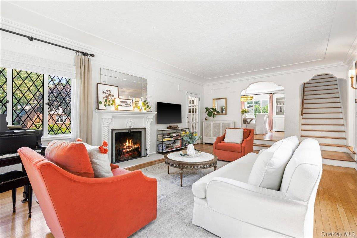33 Maple Hill DR, Larchmont, NY 10538