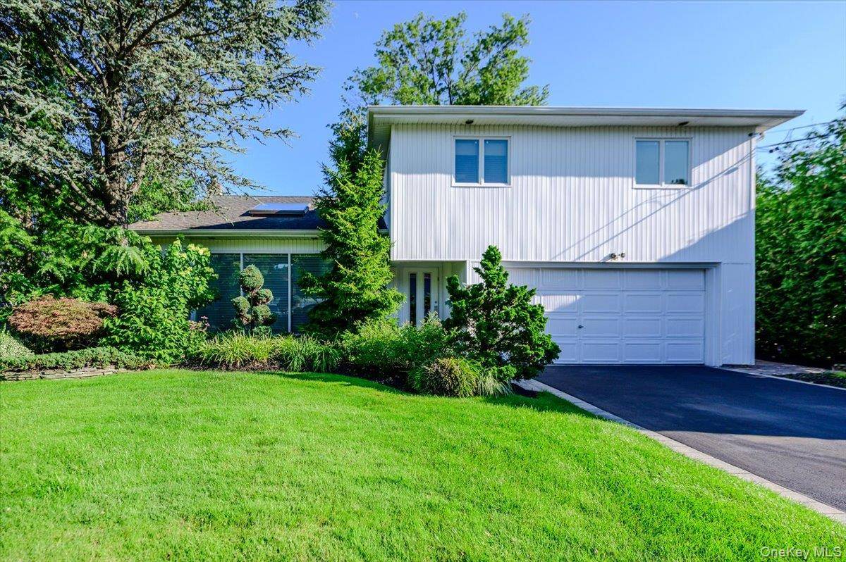 6 Geoffrey LN, Hewlett, NY 11557