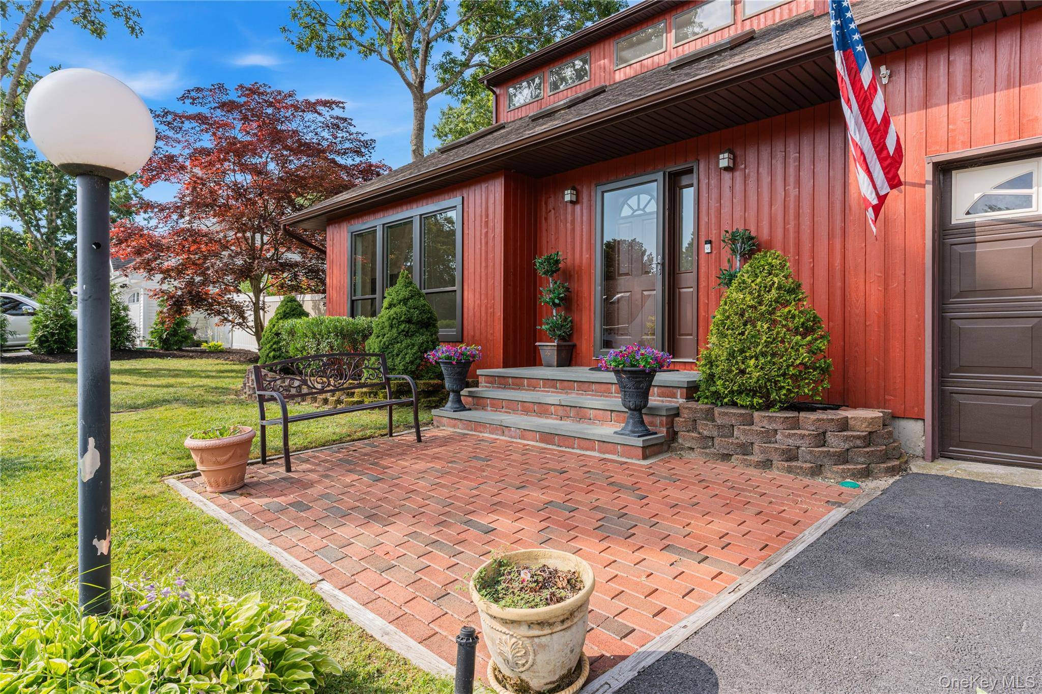 20 Debragga AVE, East Moriches, NY 11940