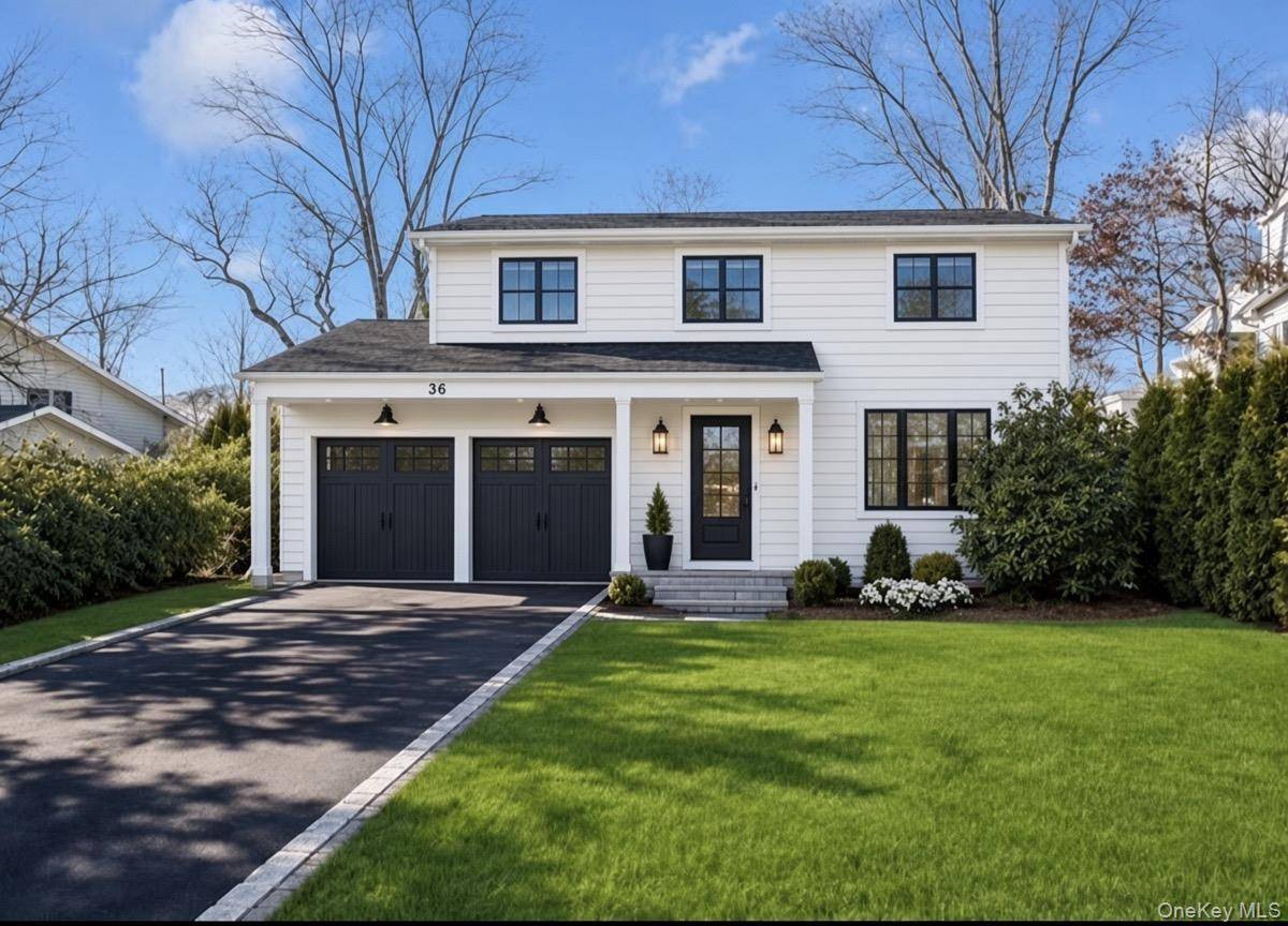 30 Glacier DR, Smithtown, NY 11787