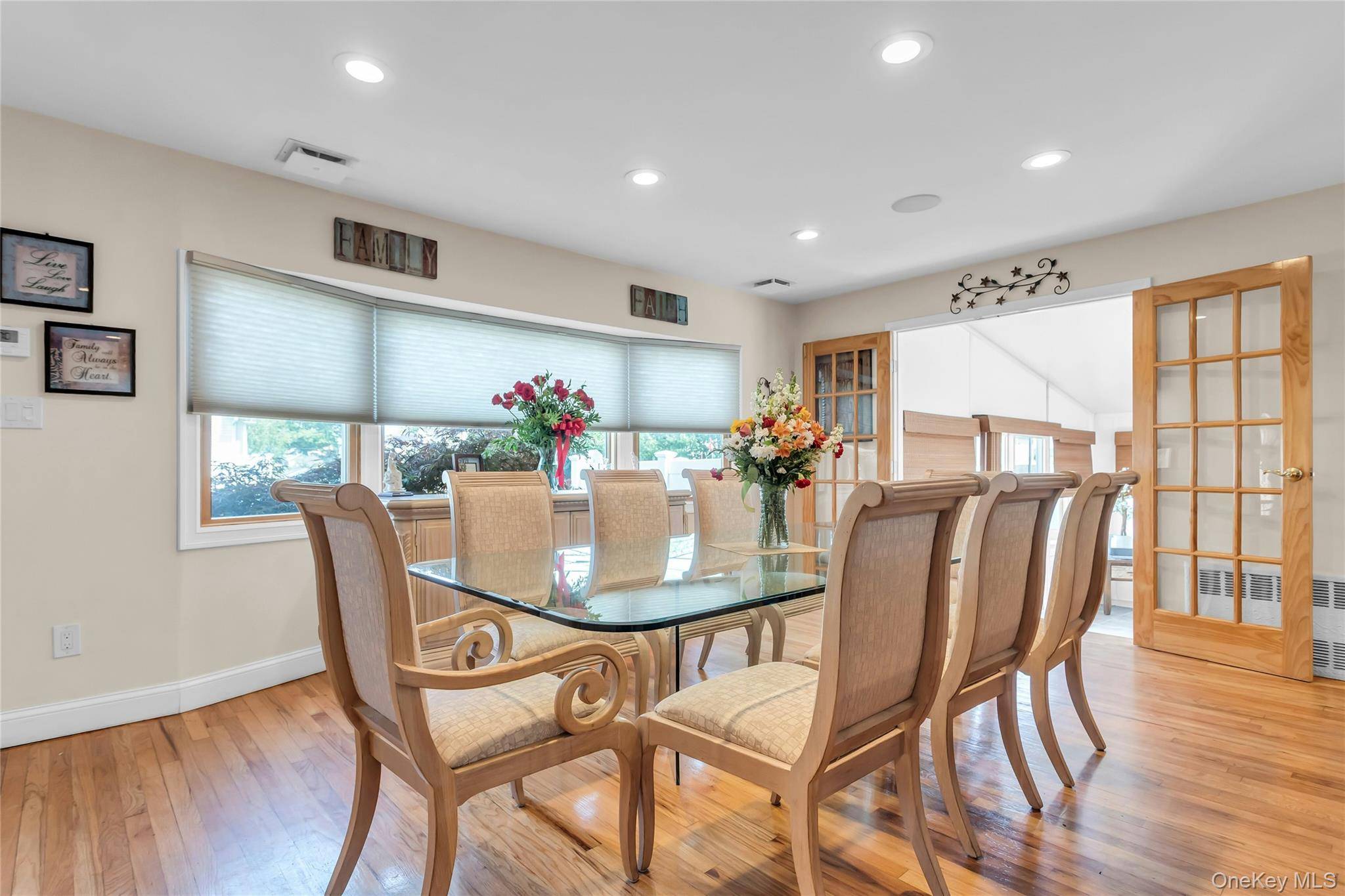 401 Beechmont AVE, Lindenhurst, NY 11757