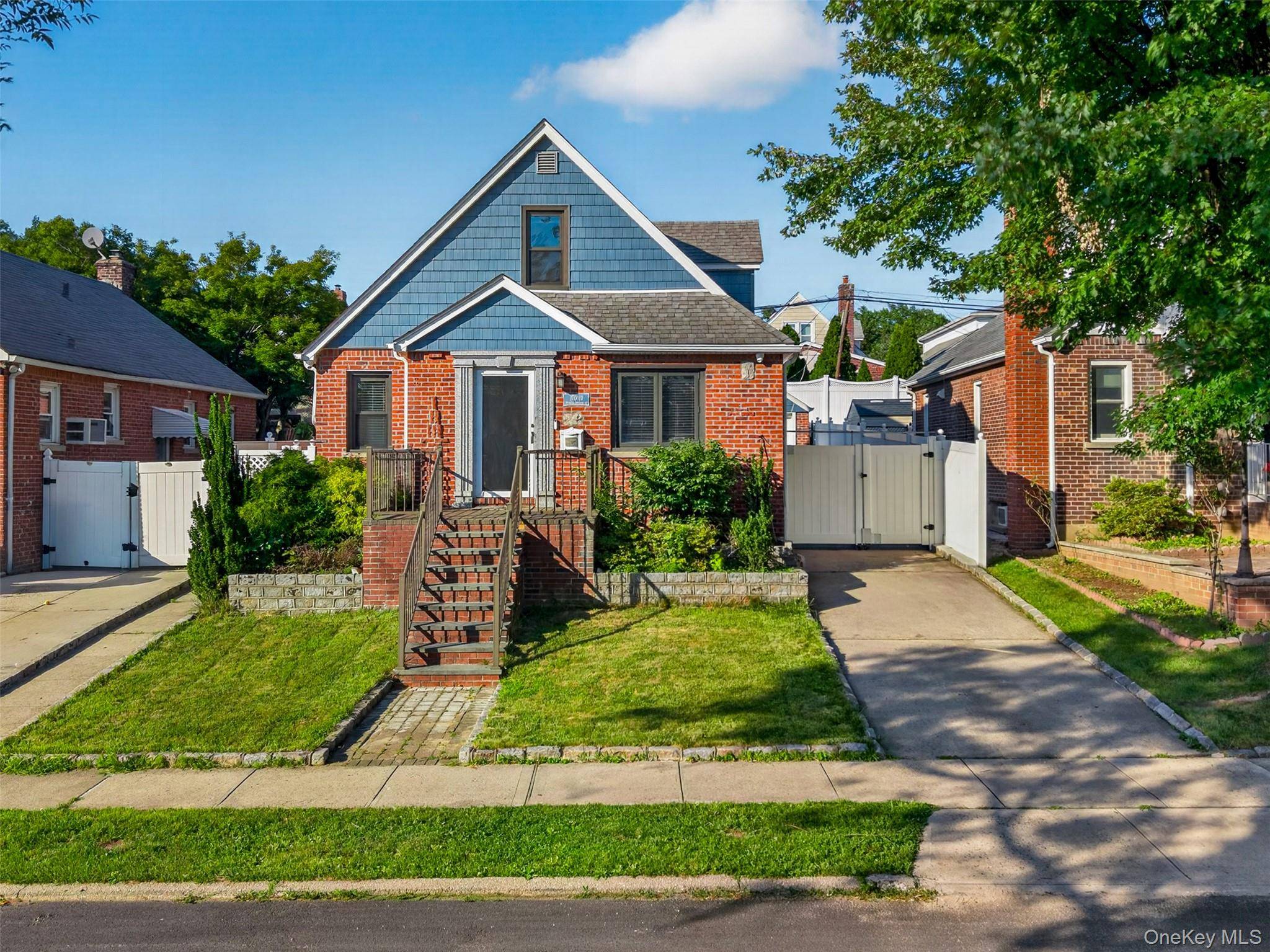 17019 Pidgeon Meadow RD, Fresh Meadows, NY 11365