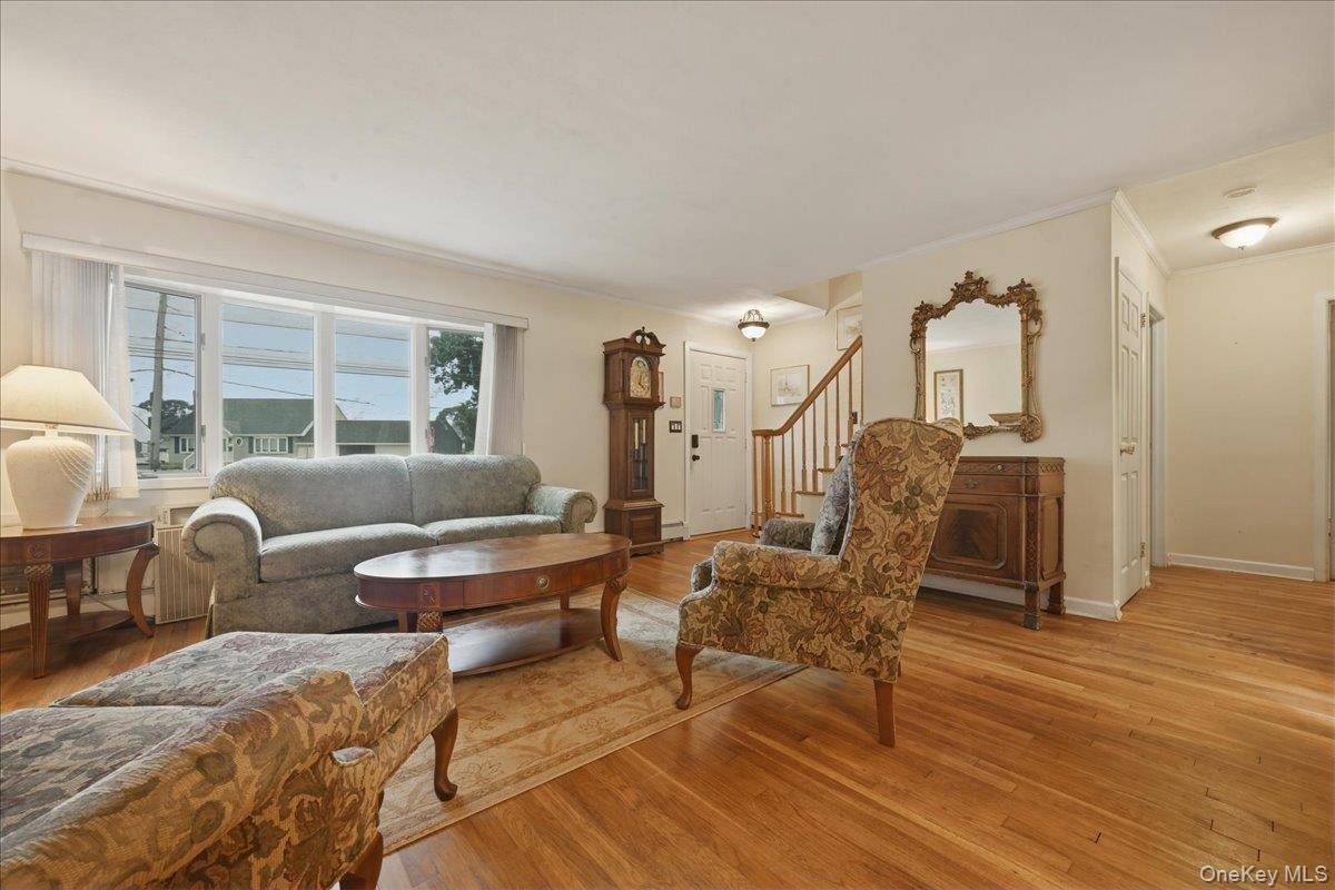 1935 Lenox AVE, East Meadow, NY 11554