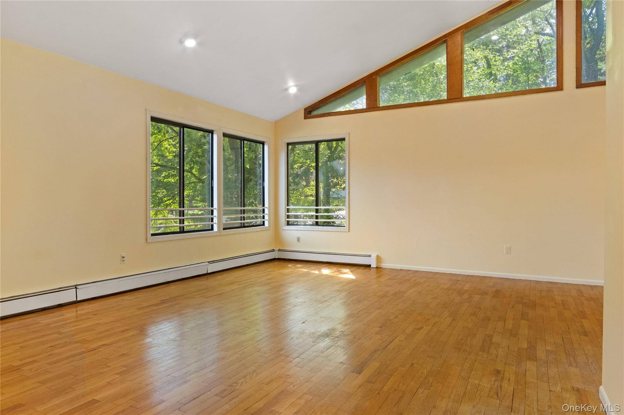 2 Mountain View CT, Pomona, NY 10970