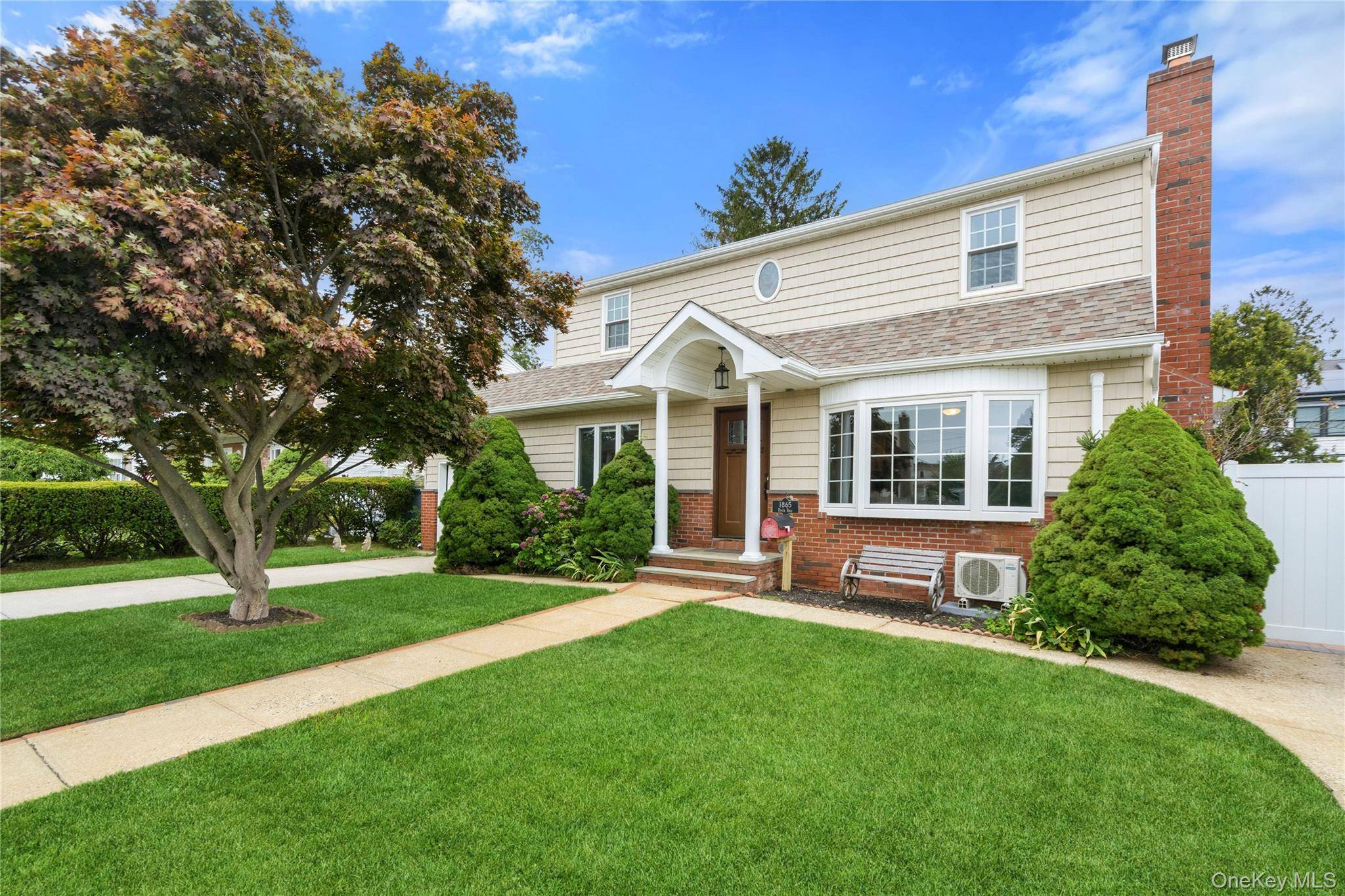 1865 Dover RD, Wantagh, NY 11793