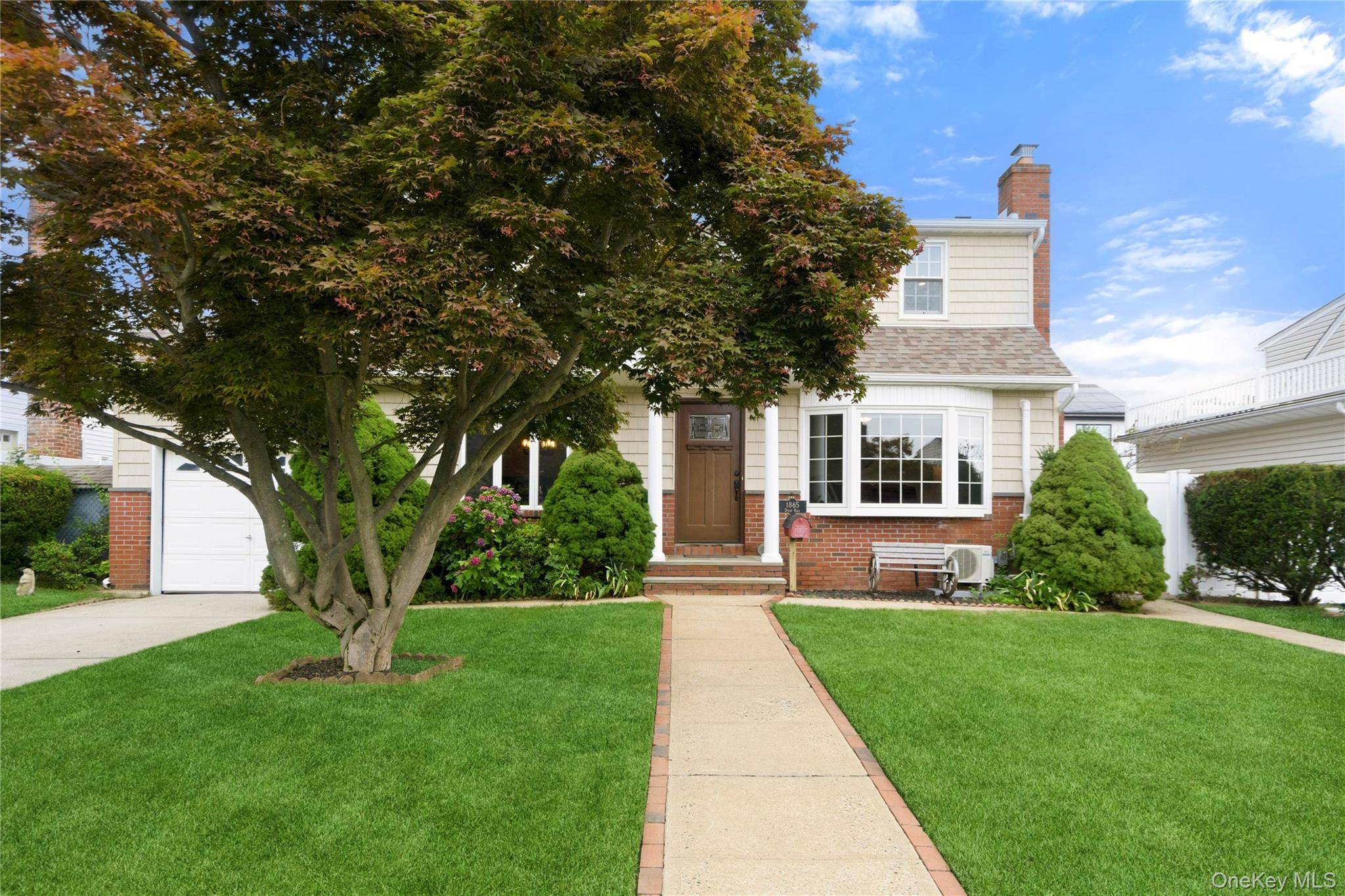 1865 Dover RD, Wantagh, NY 11793