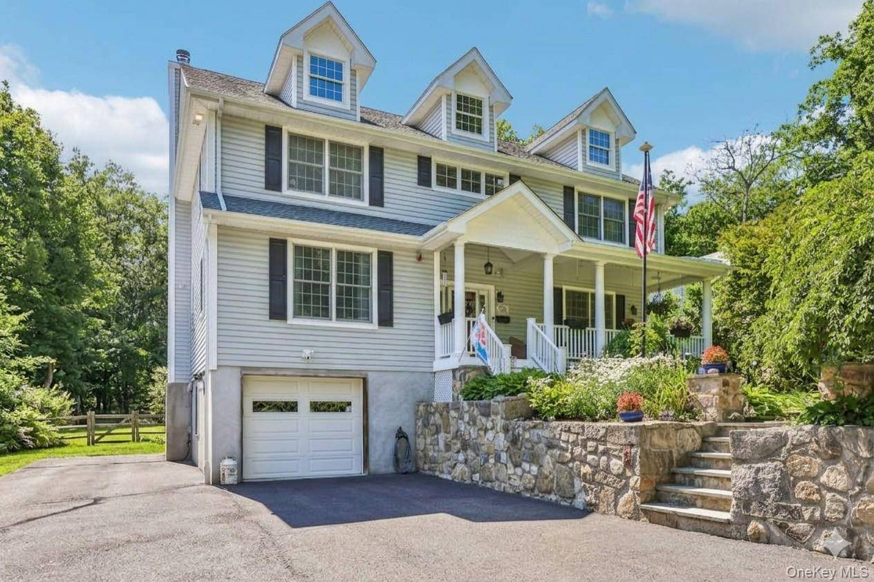 19 Navajo TRL, Sloatsburg, NY 10974