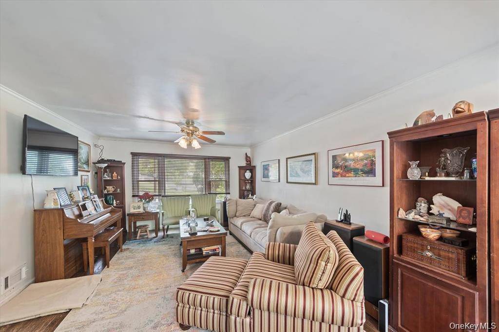 101 Cresthill RD, Yonkers, NY 10710