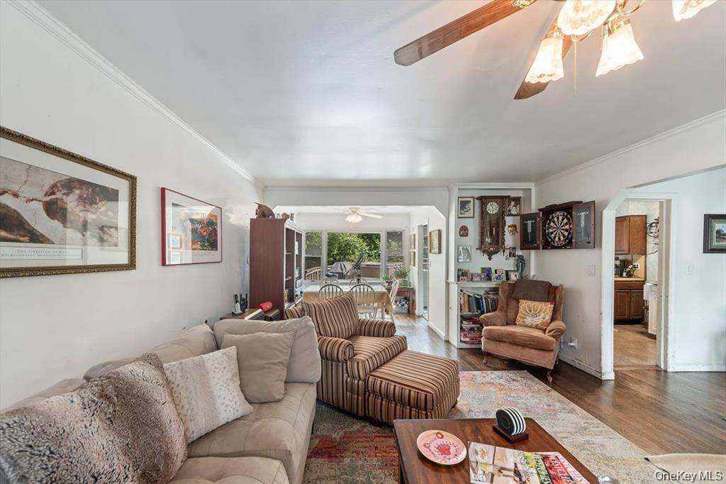 101 Cresthill RD, Yonkers, NY 10710