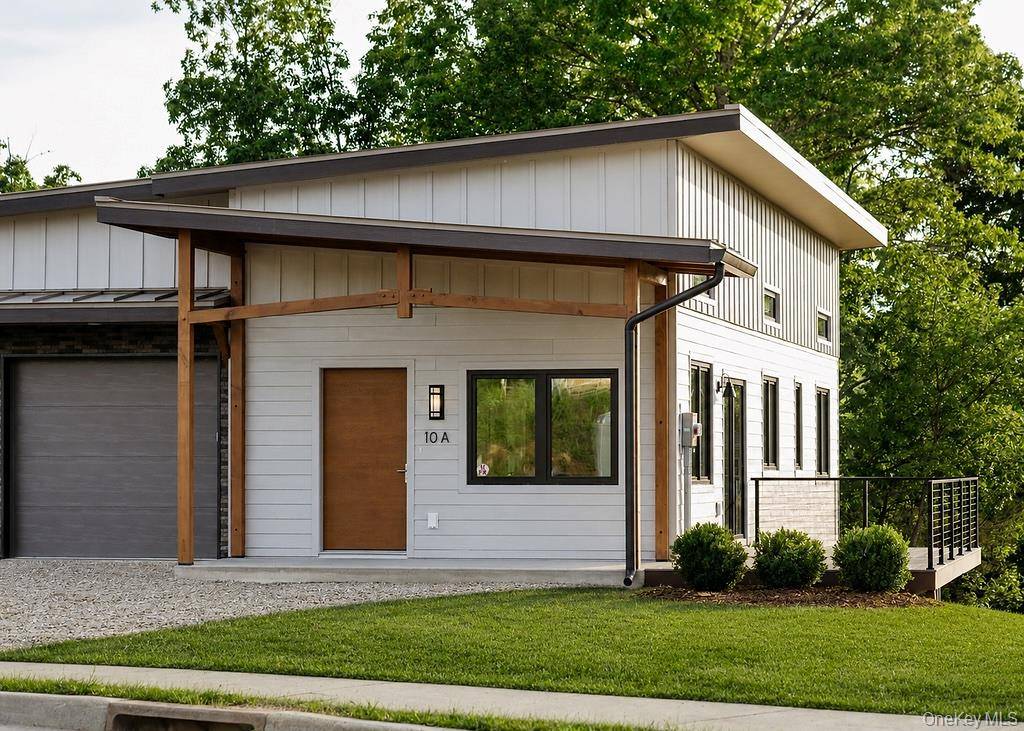 10 A Cooper ST, New Paltz, NY 12561