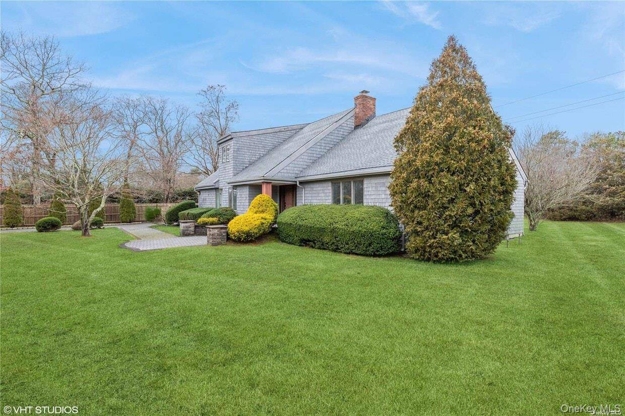 4 Box Tree RD, East Quogue, NY 11942