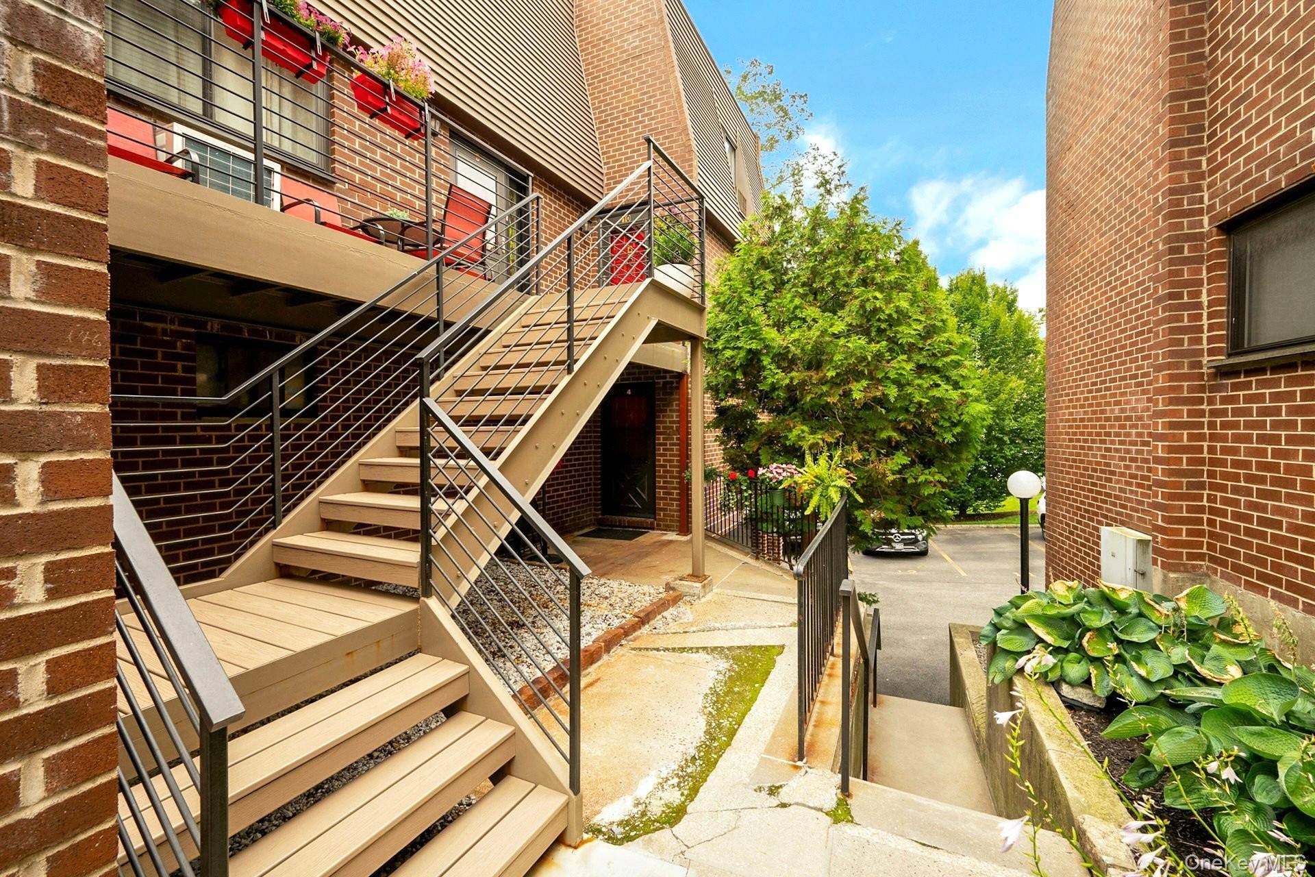 492 N Broadway #10, White Plains, NY 10603