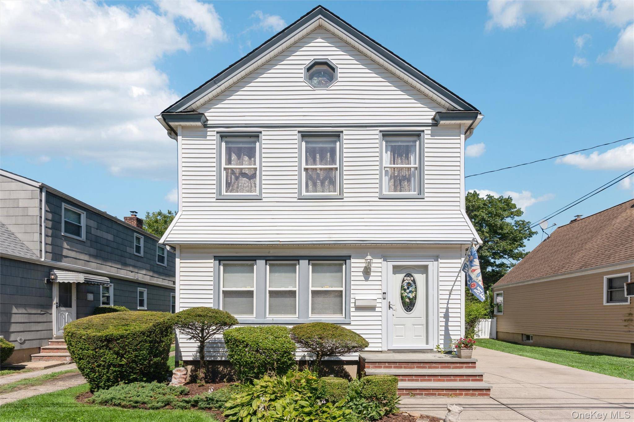59 Sycamore AVE, Floral Park, NY 11001