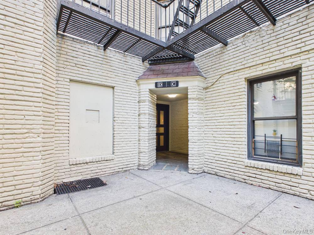 21-37 33rd street #3D, Astoria, NY 11105