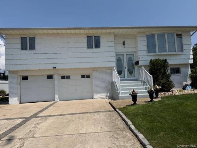 276 N Lewis AVE, Lindenhurst, NY 11757