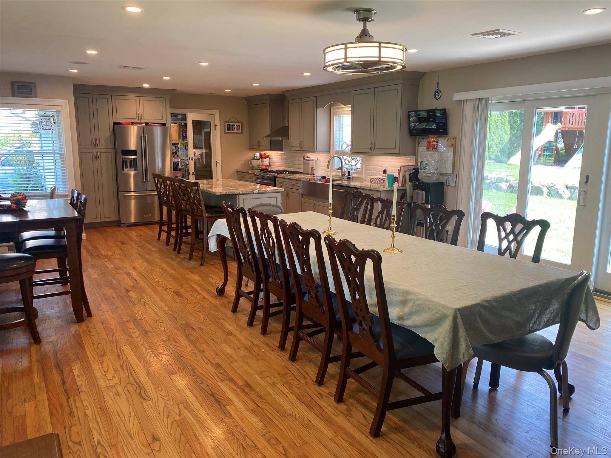4 Harrison AVE, East Setauket, NY 11733