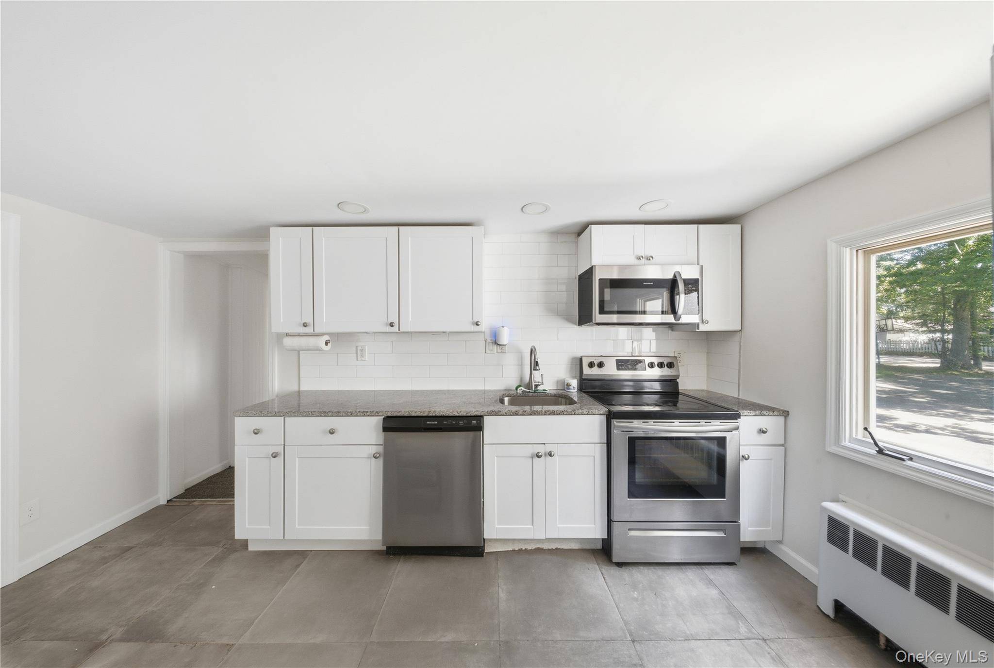 99 Green AVE, Patchogue, NY 11772