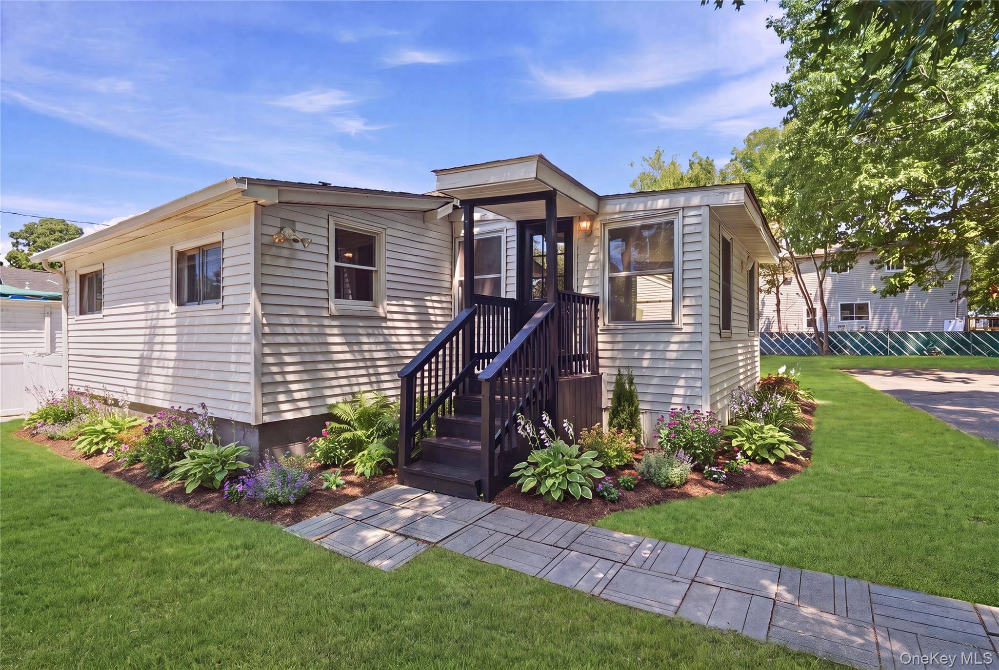 99 Green AVE, Patchogue, NY 11772