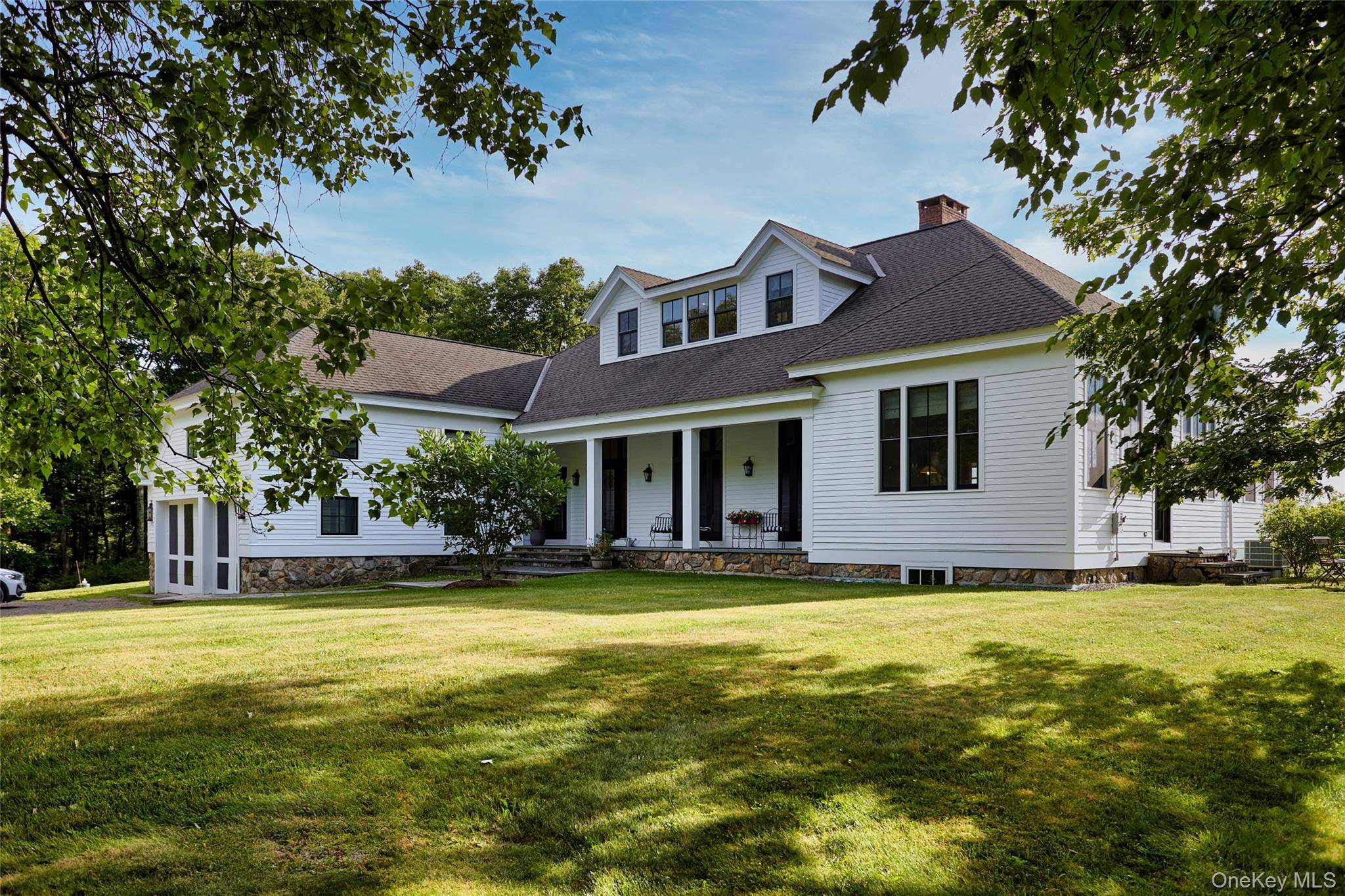60 Blueberry LN, Austerlitz, NY 12017
