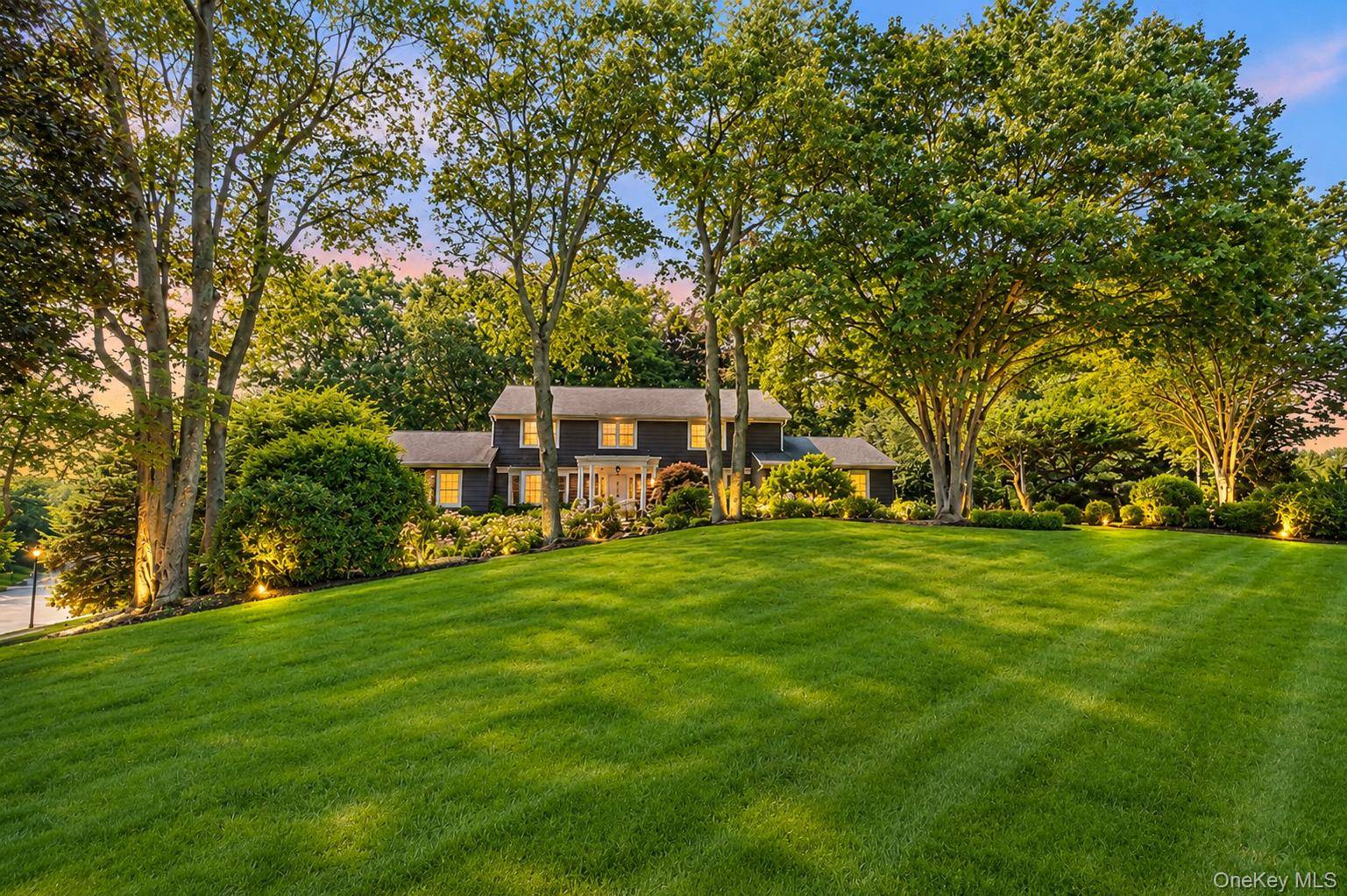 1 Winston CT, Dix Hills, NY 11746