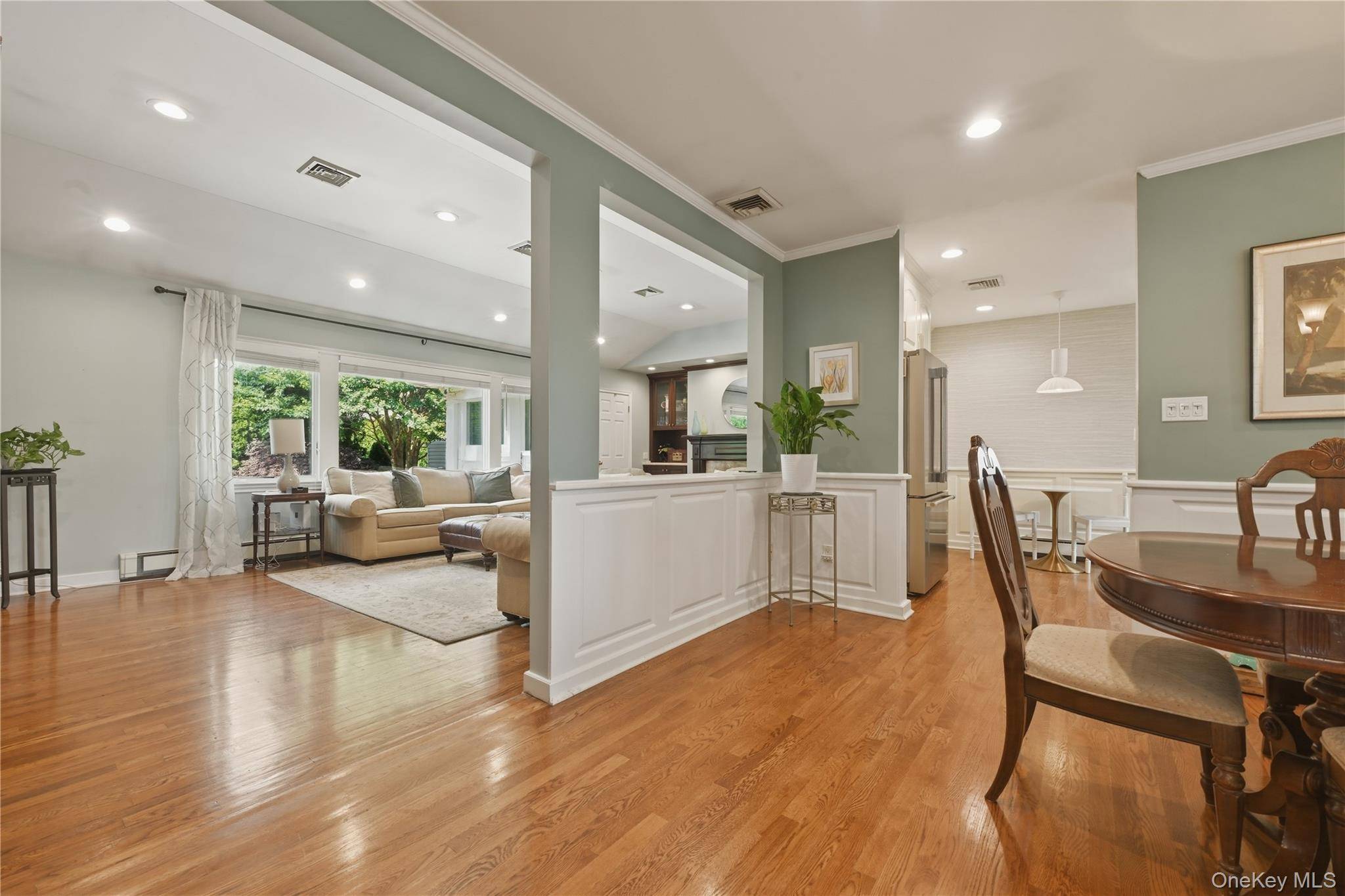 31 Yale ST, Garden City, NY 11530